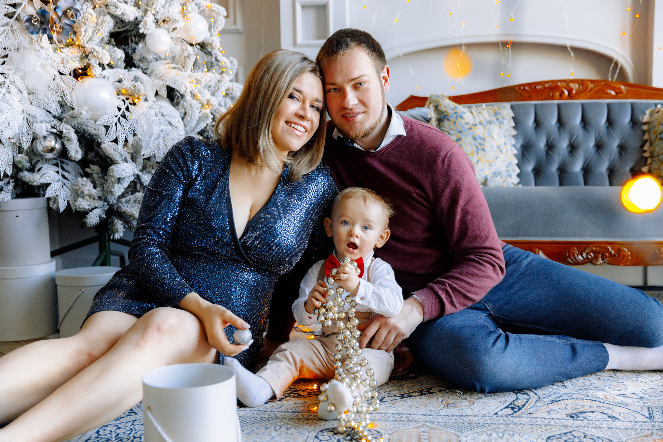 Новогодняя семейная фотосессия в студии NAKED SKY