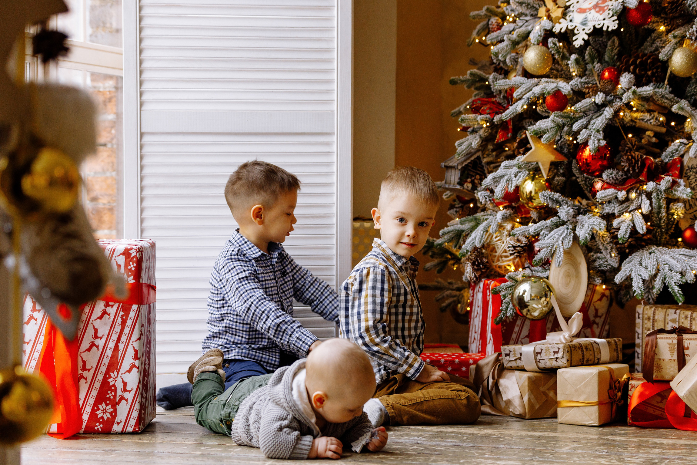 Новогодняя семейная фотосессия в студии Famous Глобус