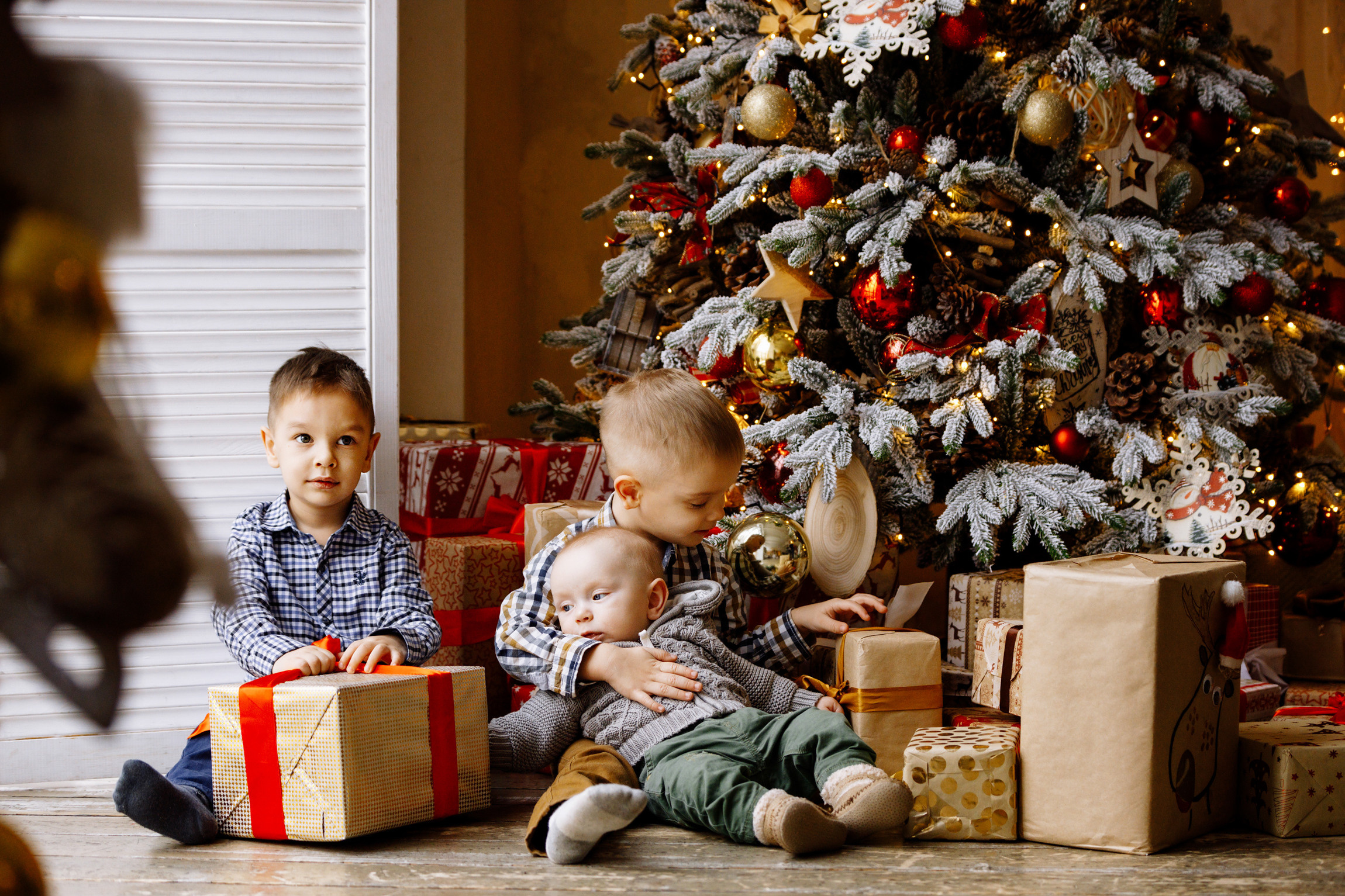 Новогодняя семейная фотосессия в студии Famous Глобус