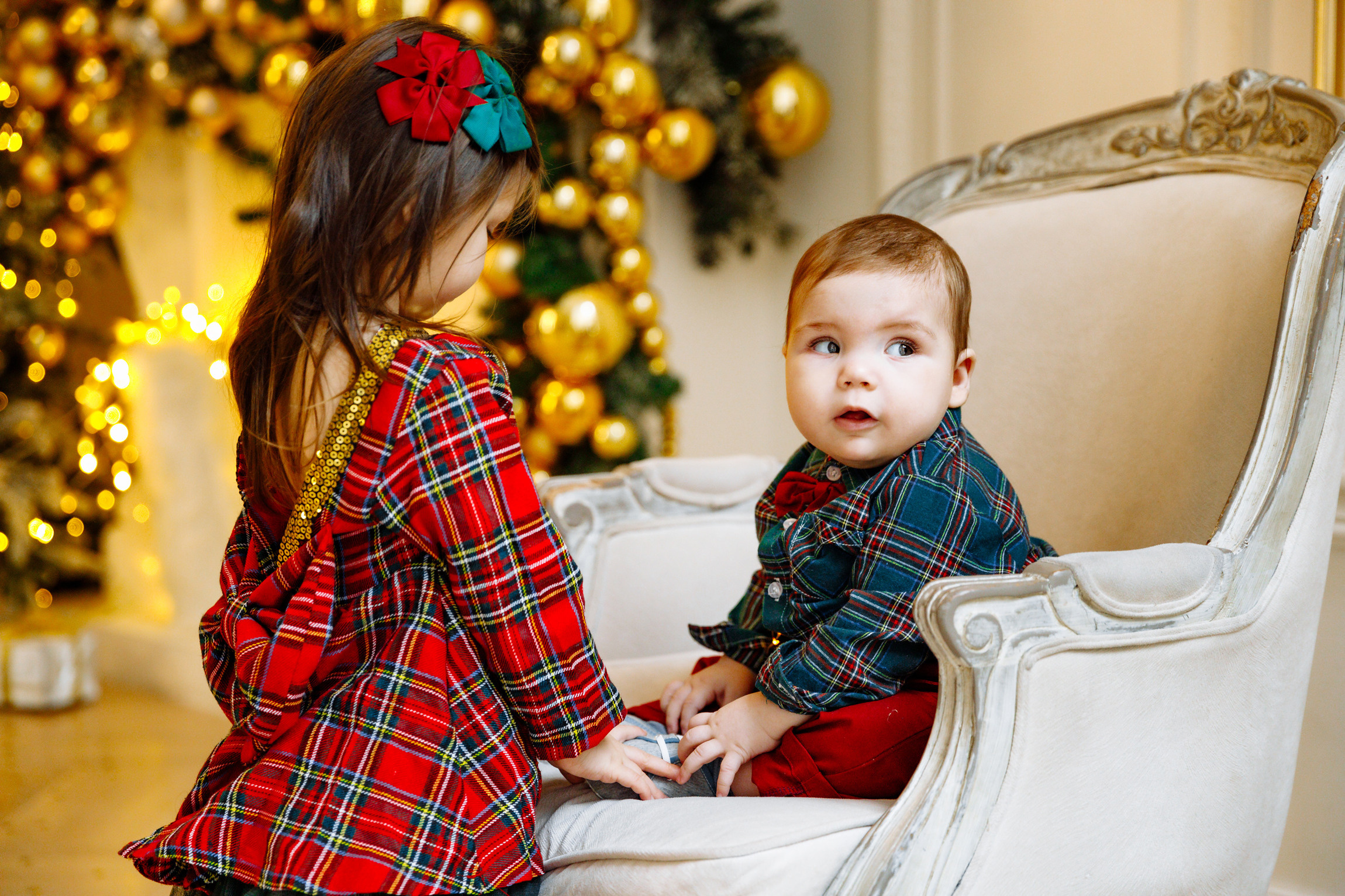 Новогодняя семейная фотосессия в студии Famous Сезар