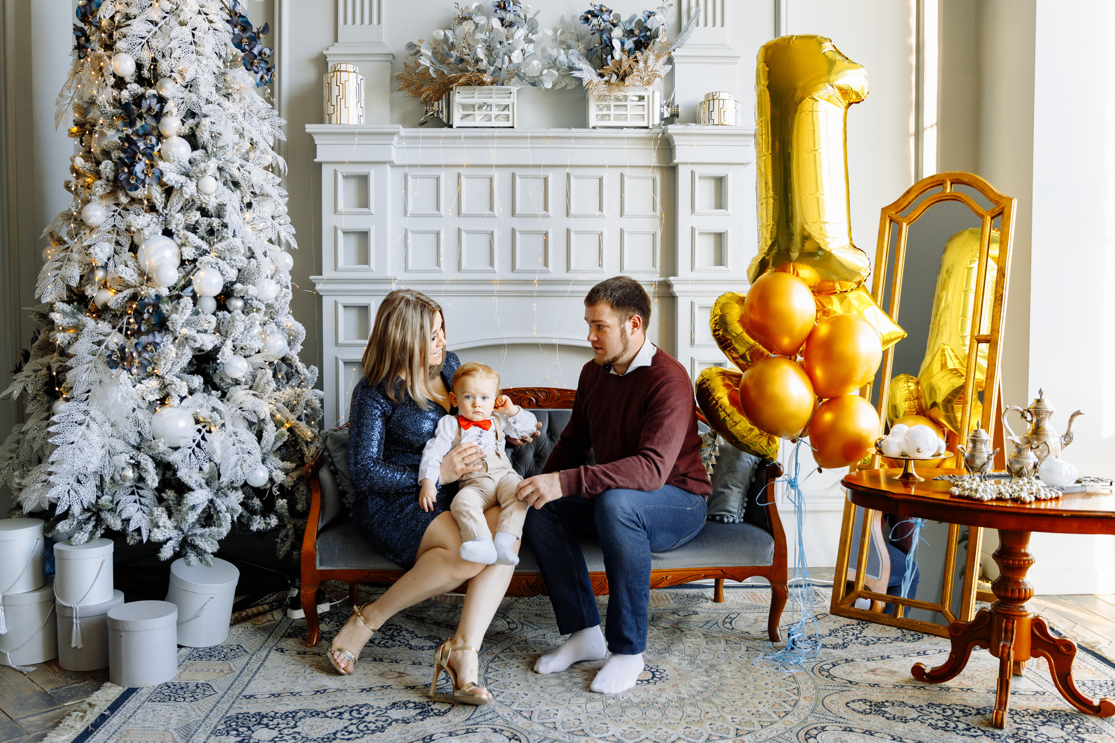 Новогодняя семейная фотосессия в студии NAKED SKY