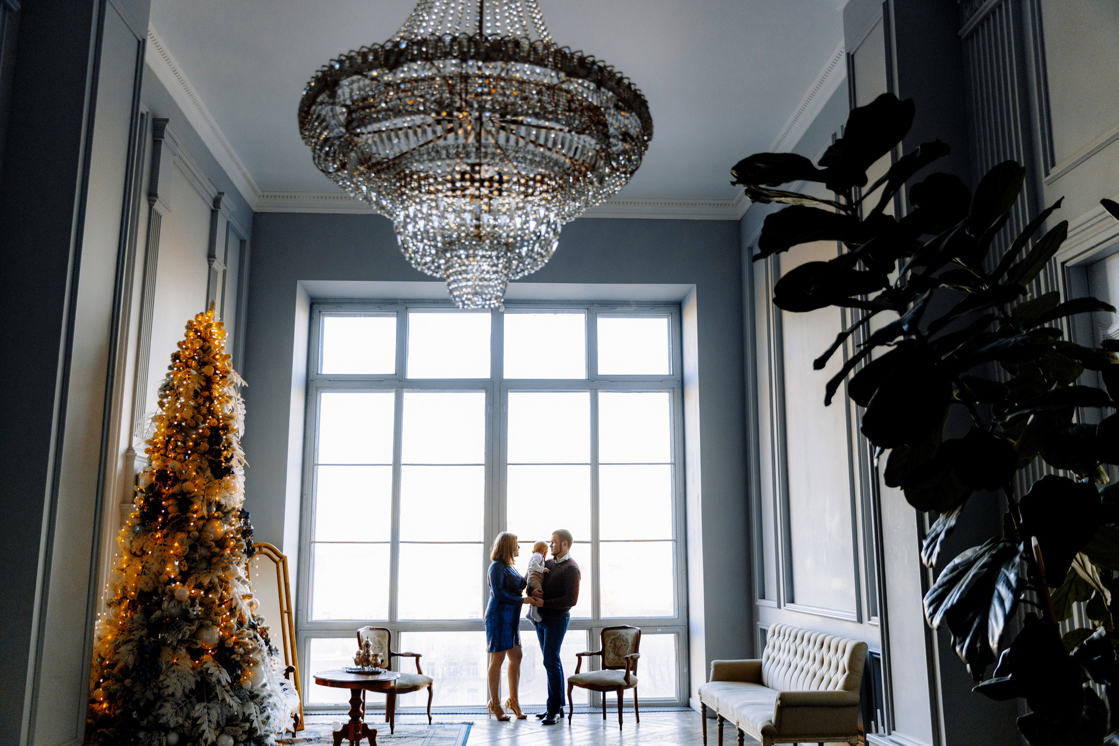 Новогодняя семейная фотосессия в студии NAKED SKY