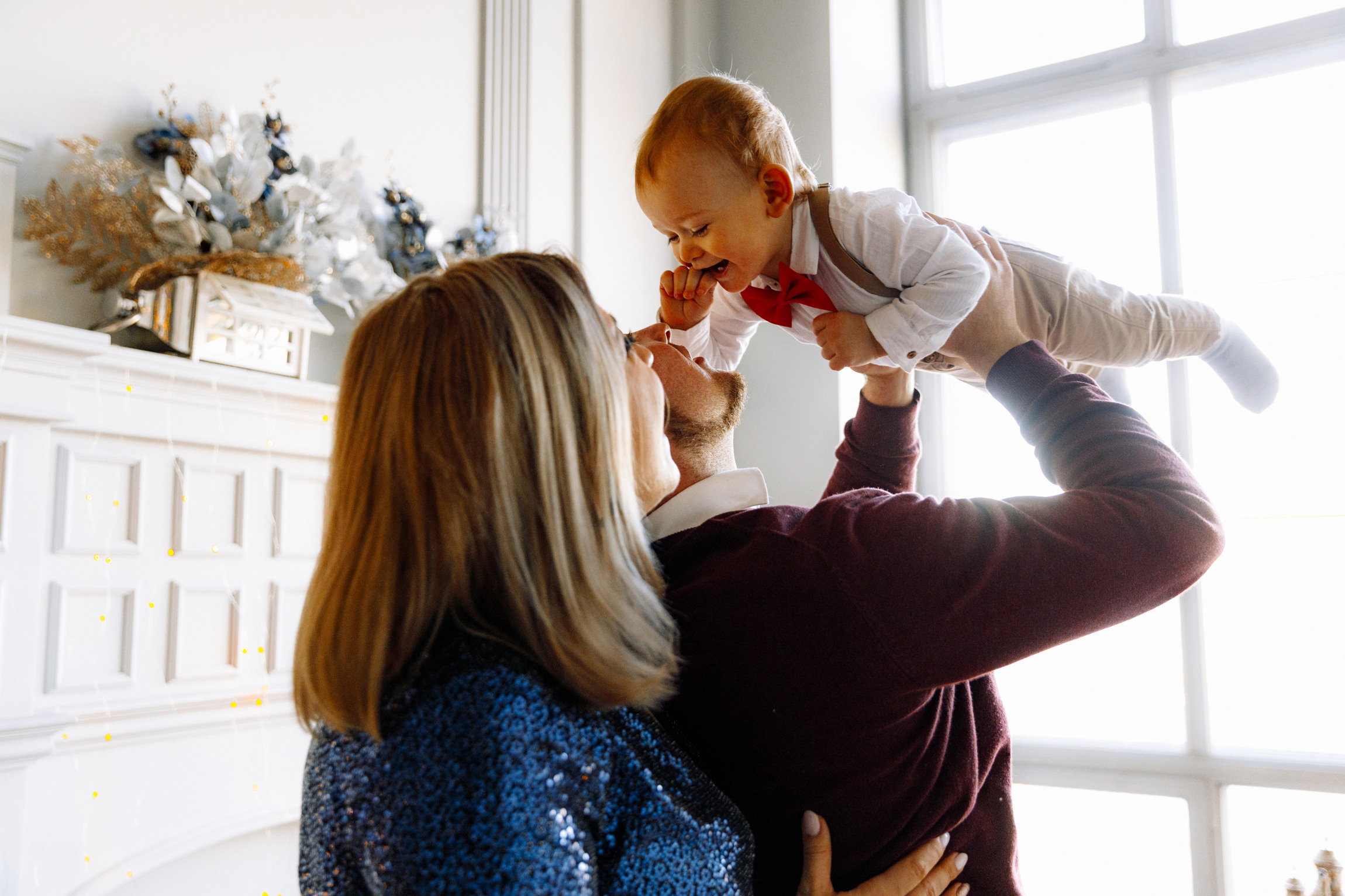 Новогодняя семейная фотосессия в студии NAKED SKY