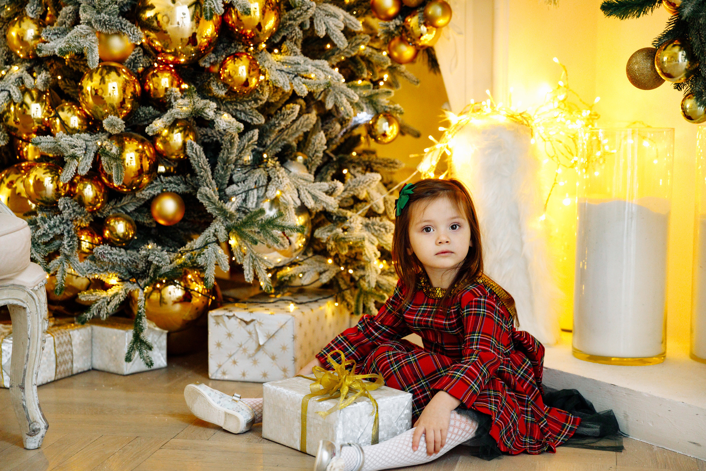 Новогодняя семейная фотосессия в студии Famous Сезар