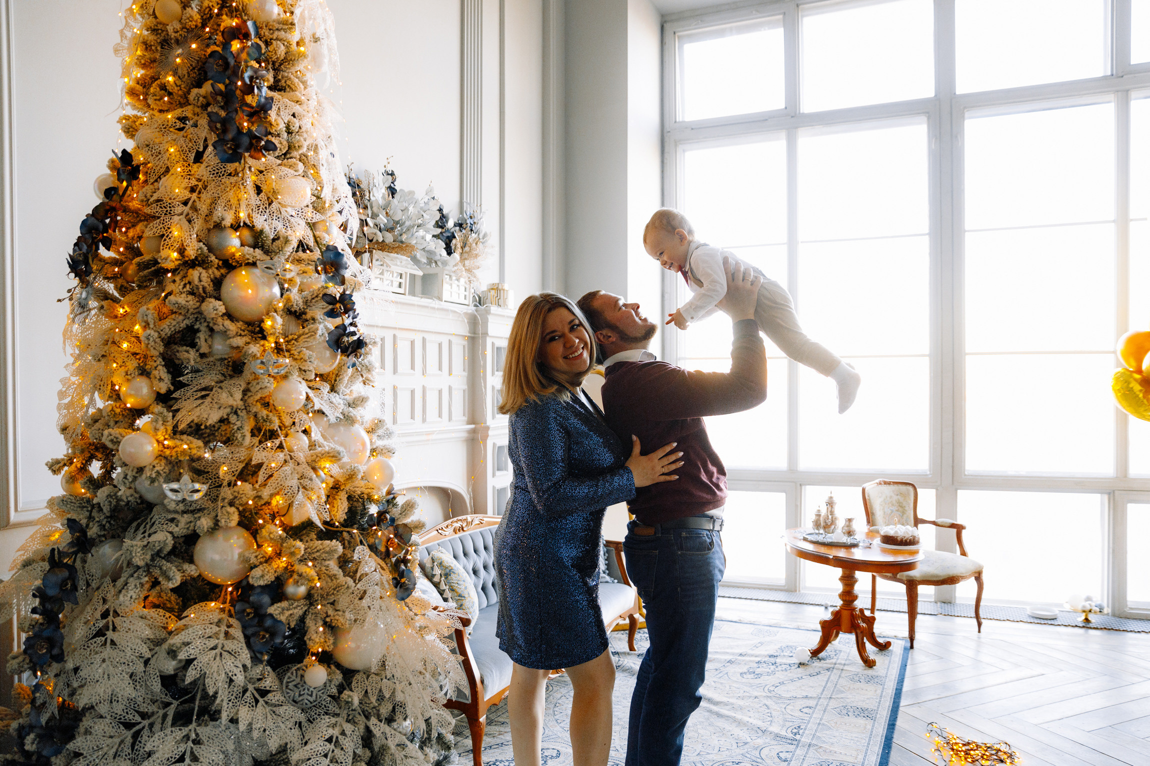 Новогодняя семейная фотосессия в студии NAKED SKY