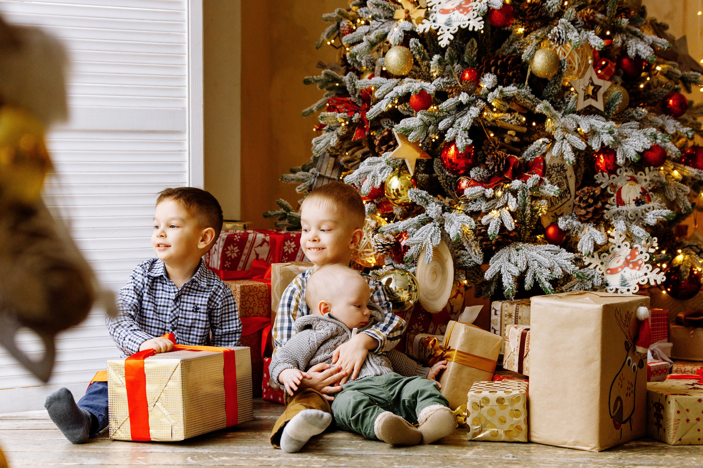 Новогодняя семейная фотосессия в студии Famous Глобус