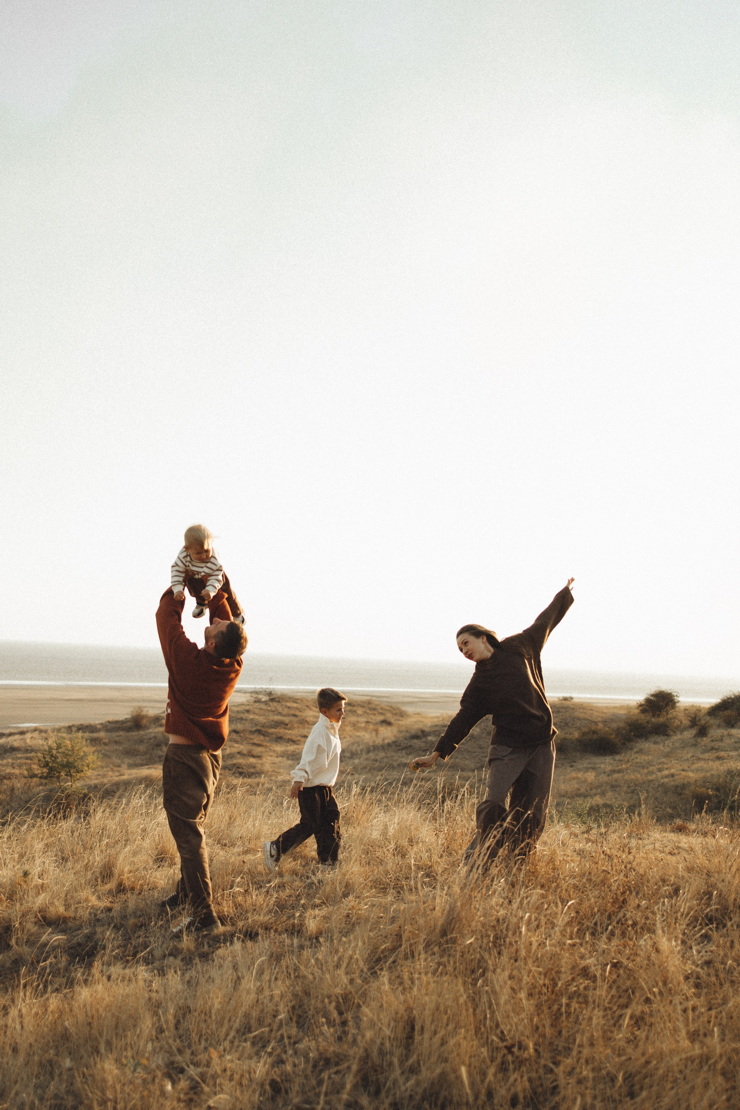 Семейная история, закат в Мержаново. Семейный и детский фотограф, таганрог, ростов-на-дону