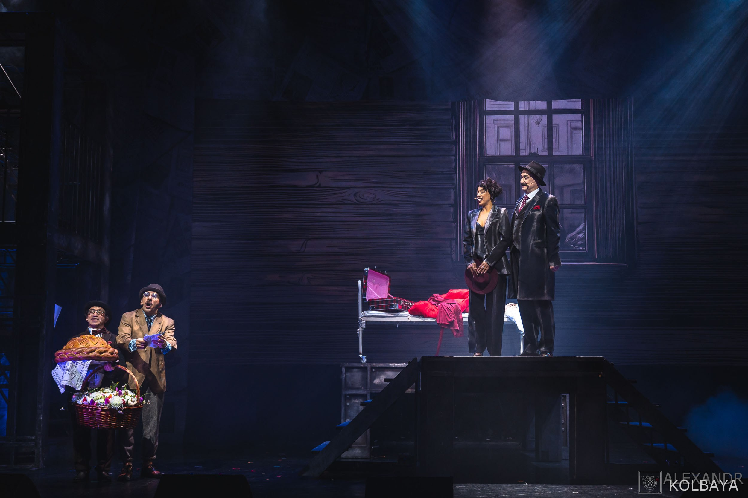 Фотографии со спектакля «Однажды в городе N». Концертный и театральный репортажный фотограф в Москве Александр Колбая