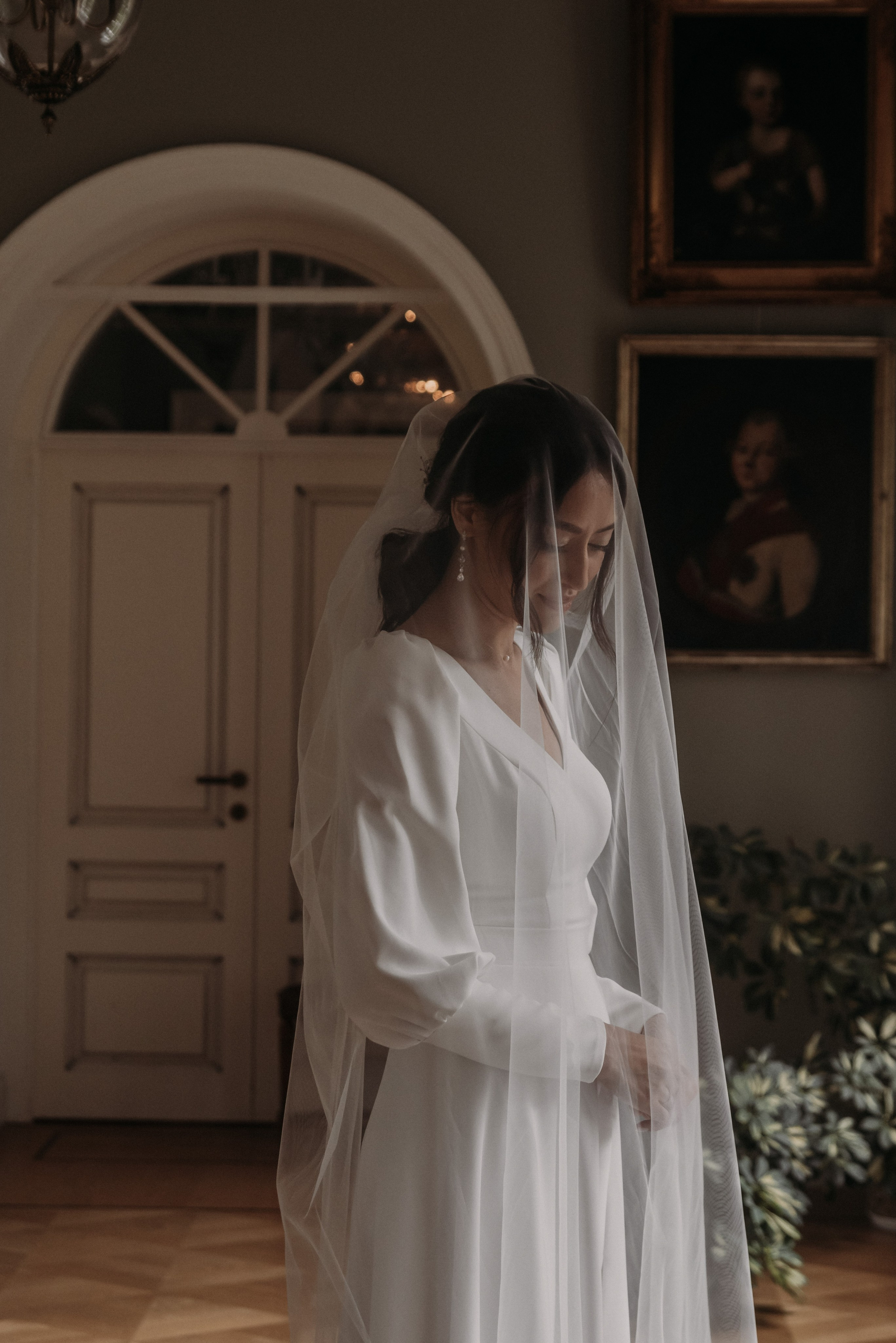 Свадебная фотосессия в Твери в красивой локации в замке в Московской области. Свадебный фотограф в Твери, Москве и Санкт-Петербурге Денисова Екатерина