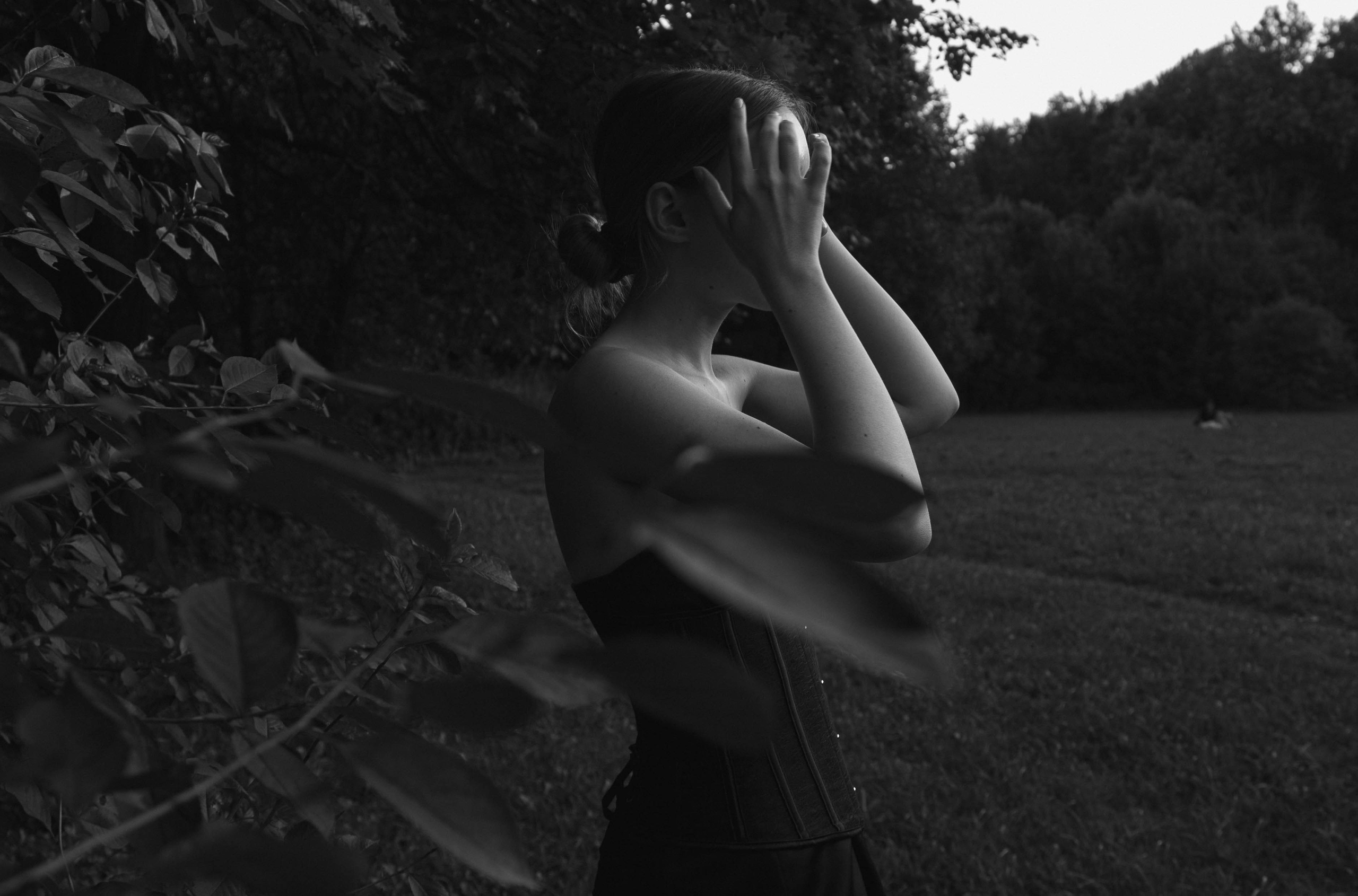 Black dress. DINA MOREVA photography