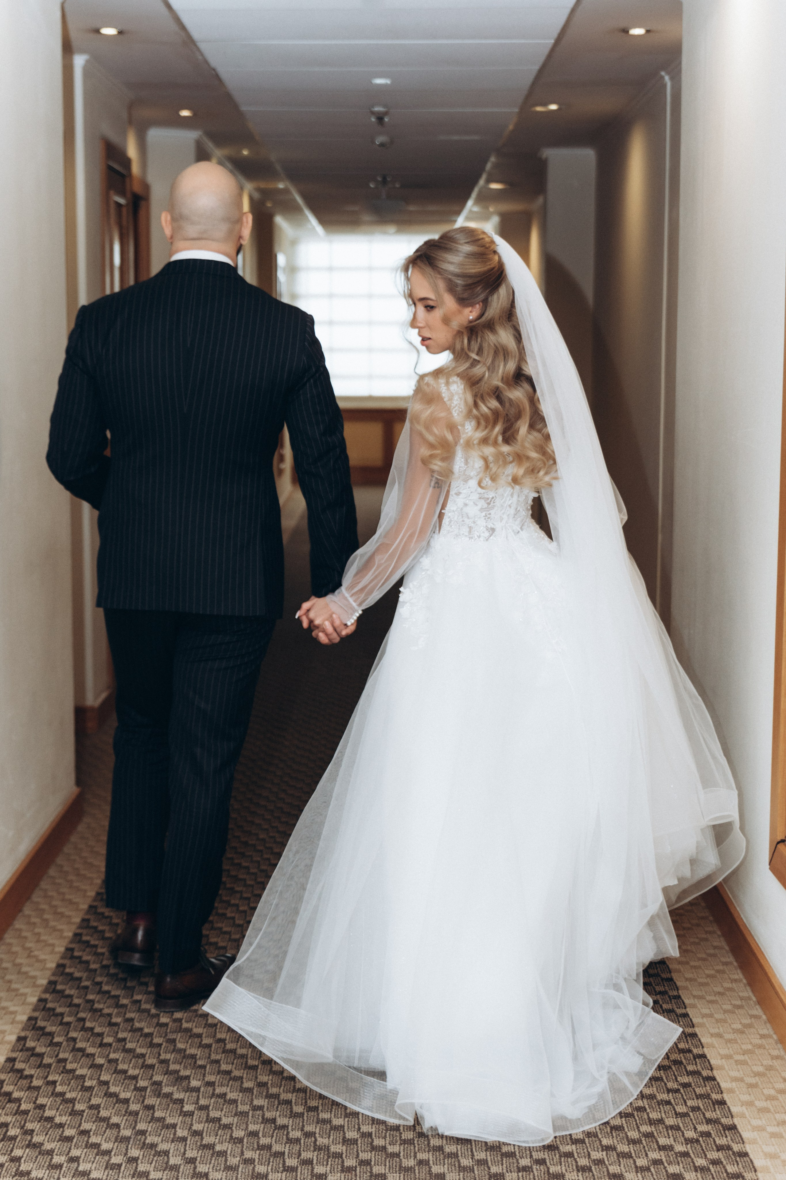 Утро и роспись Виктора и Марии. Ваш фотограф в Одинцовском районе и Москве