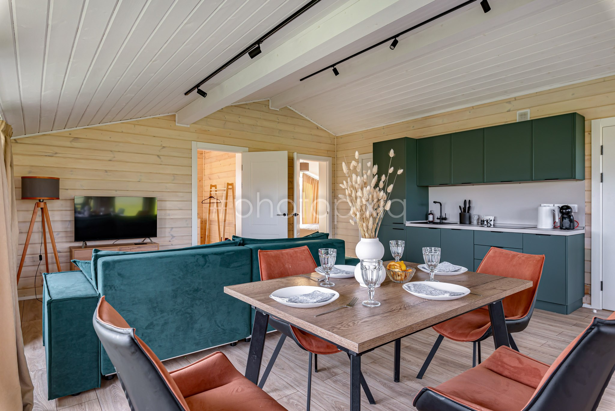 Съёмка загородного дома для аренды в ДПК Большие Всходы. Интерьерная съёмка и виртуальные туры — Интерьерный фотограф Кузнецов Сергей (photopixiq)