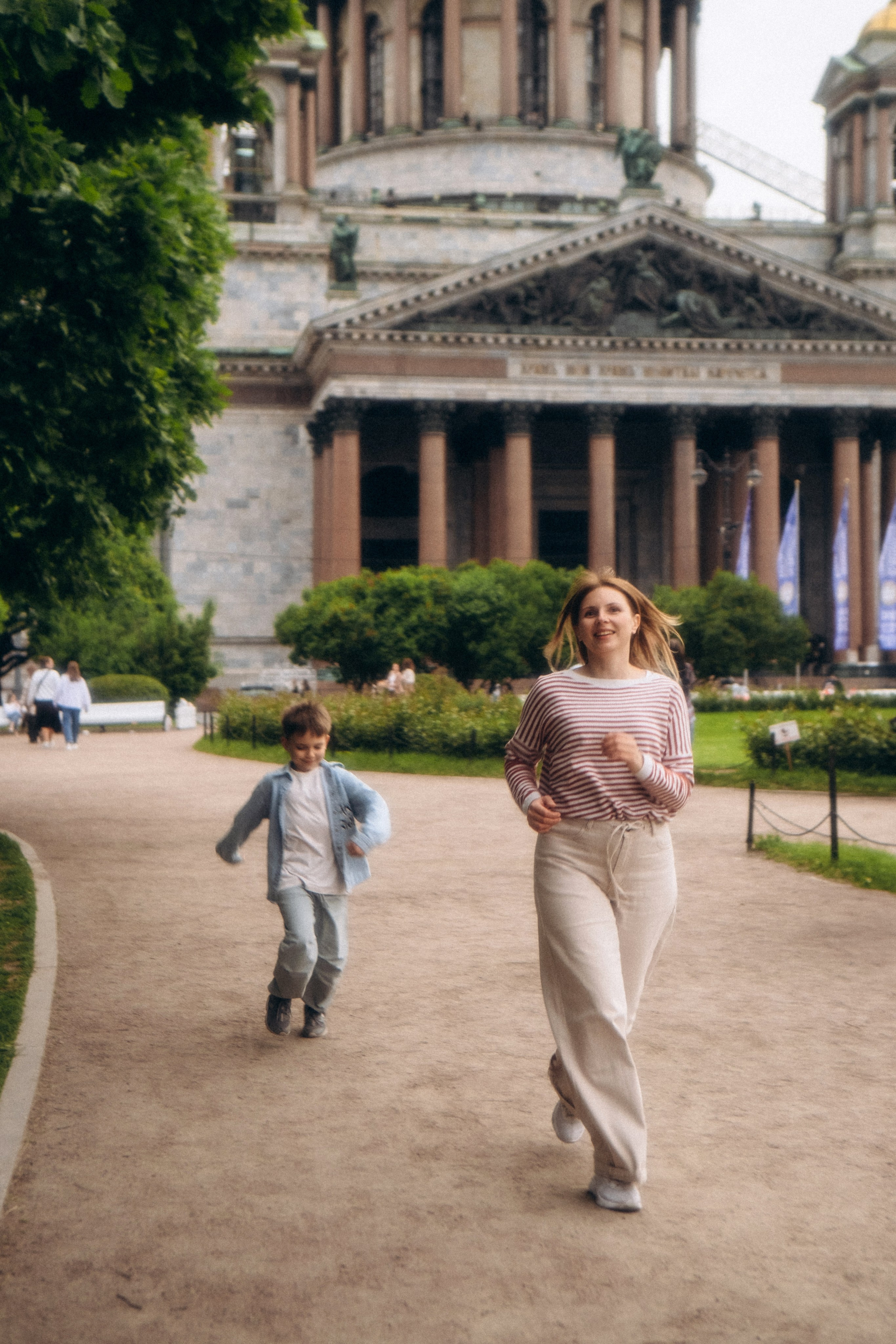 Семейная прогулочная фотосессия в Спб. Фотограф в Санкт-Петербурге Кристина Брянская