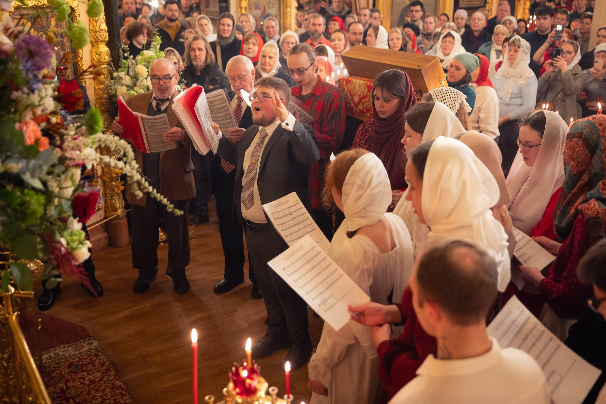 Богородский храм. Пасха. Полунощница, Божественная литургия. Антон и Татьяна Денисенко — В храме