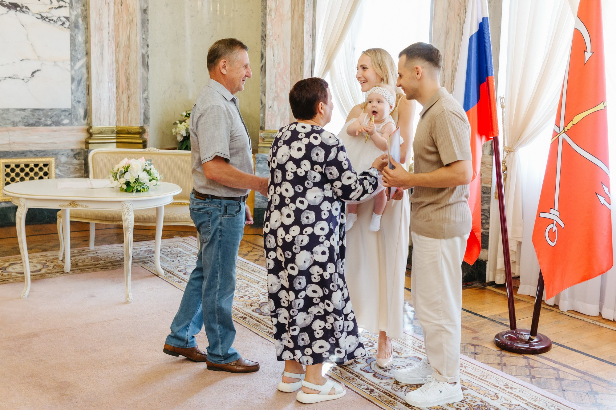 Детская регистрация Дворец малютки СПб. Фотограф крещение венчание в Петербурге! Помогает подобрать храм и посоветовал душевного батюшку в СПб