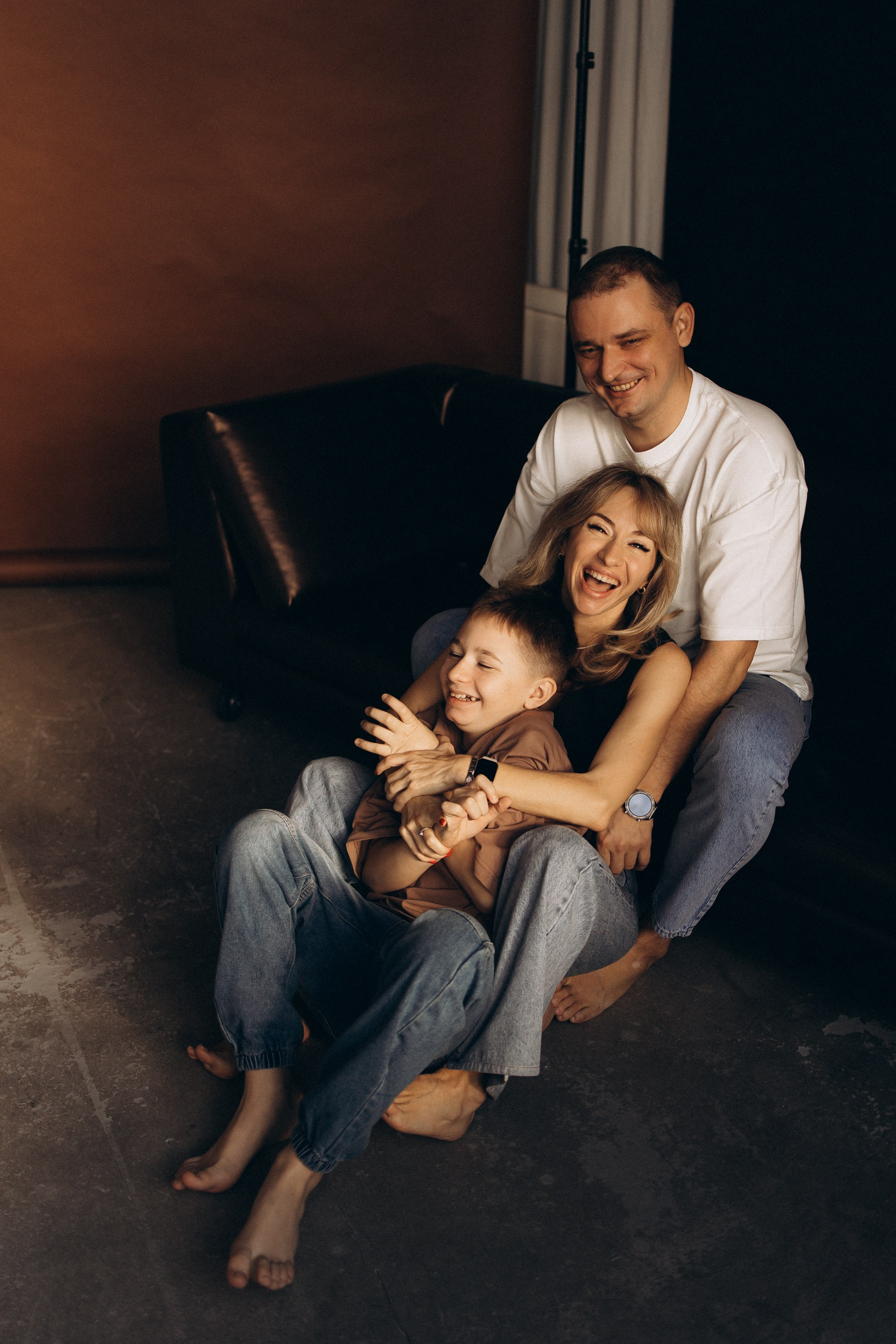 Игорь, Виктория и Макс — зал Натура. Семейный фотограф в Краснодаре Храмова Анна