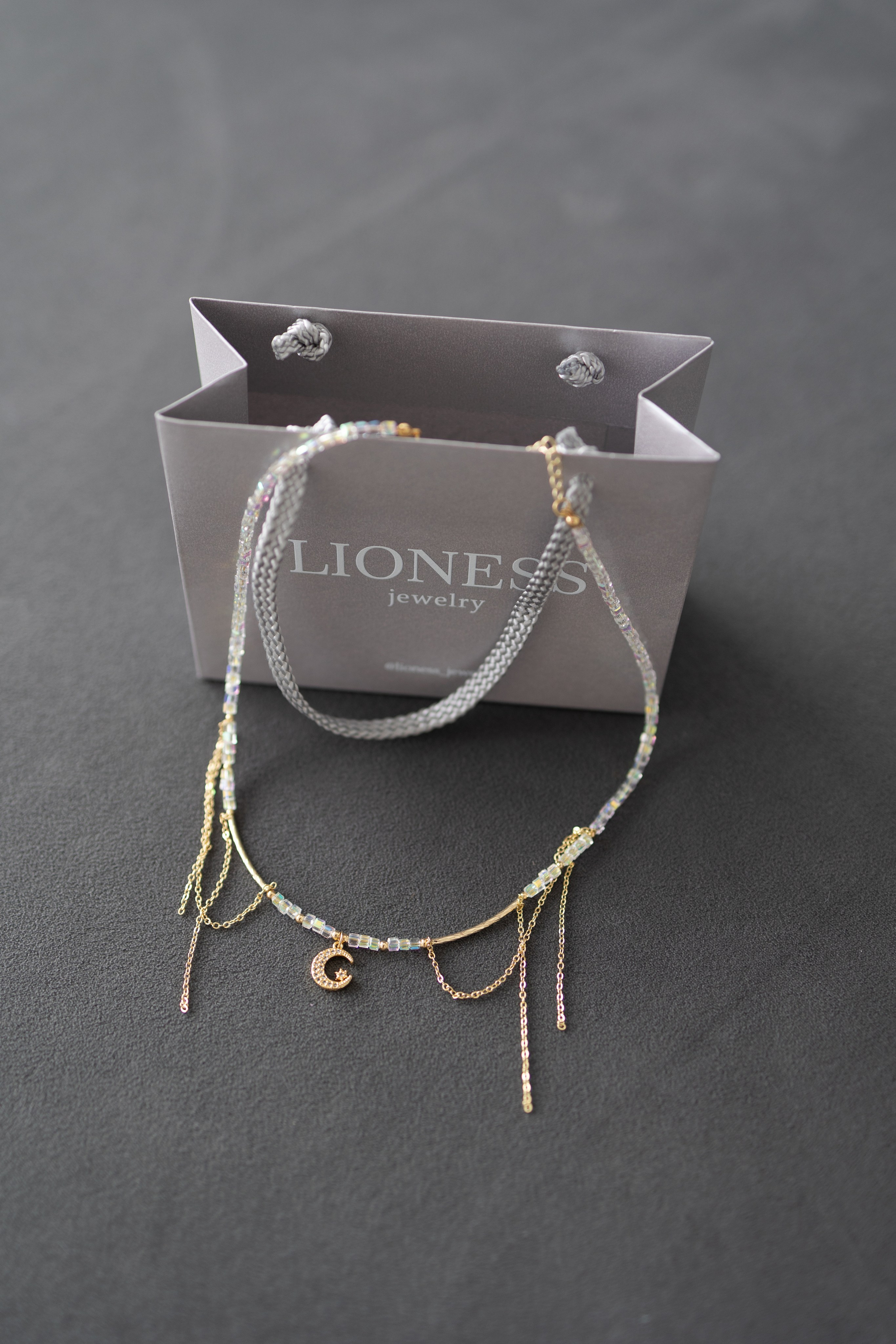 Контент-съёмка для бижутерии ручной работы LIONESS