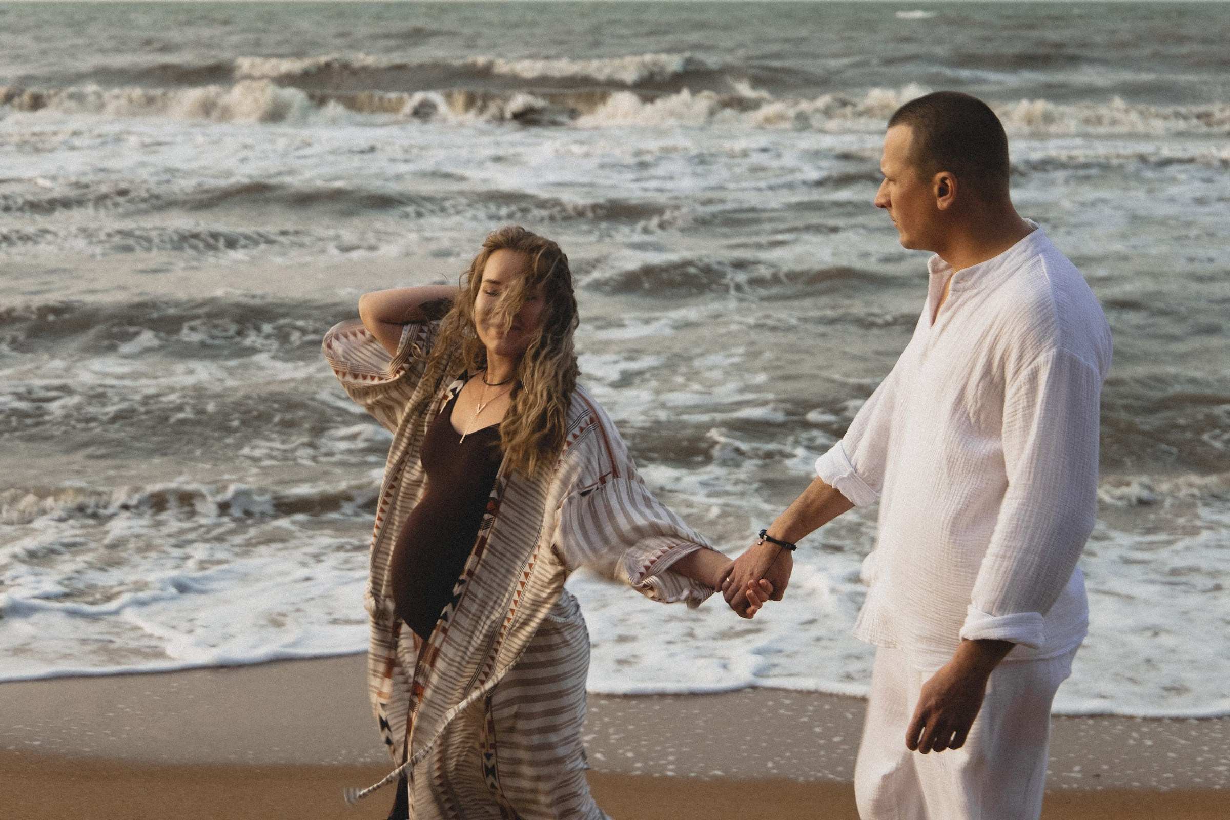 Фотосессия беременности на берегу моря. Семейный, love story, свадебный фотограф Анапа