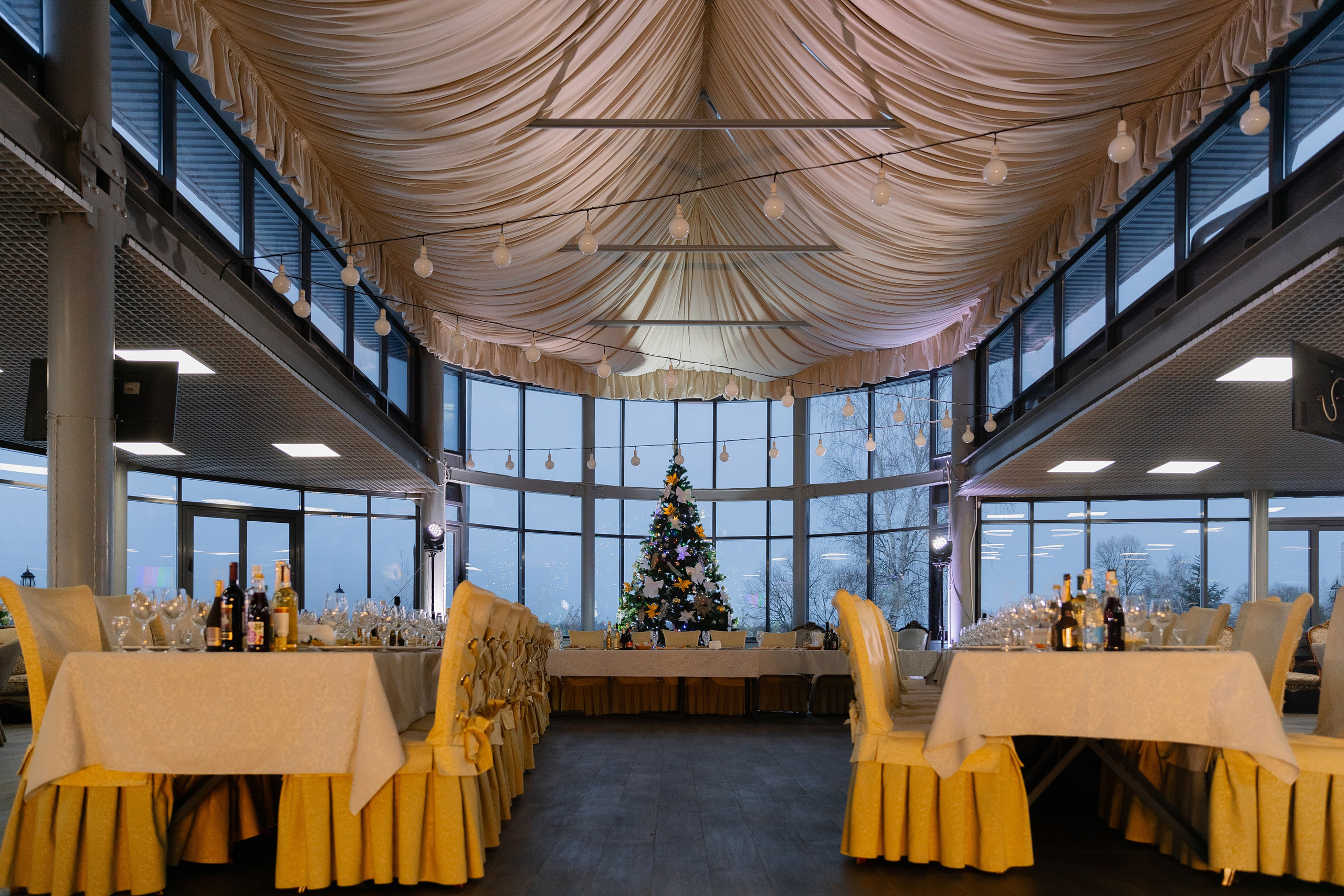 Корпоративная новогодняя фотосъемка для BELARUSBANK в Ресторане «Урарту». Свадебный фотограф в Минске/Беларуси Сергей Спиридонов