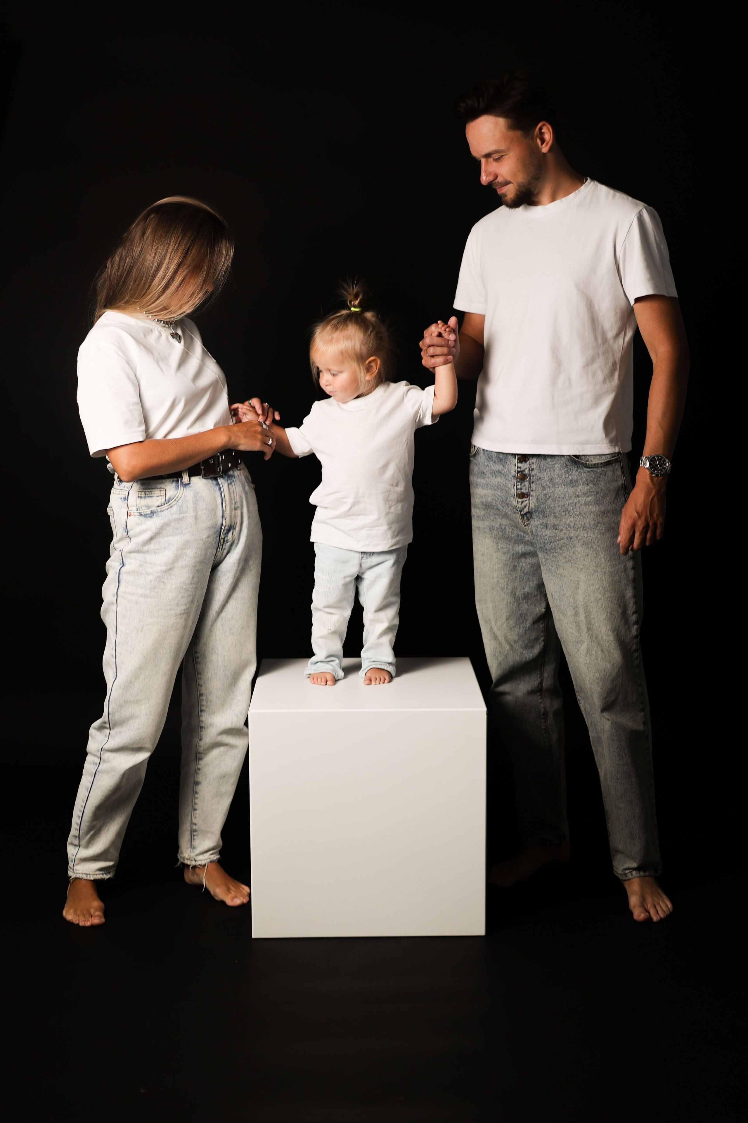 Фотосессия Алены, Алисы и Андрея. Фотограф ANNA GEREIHAN