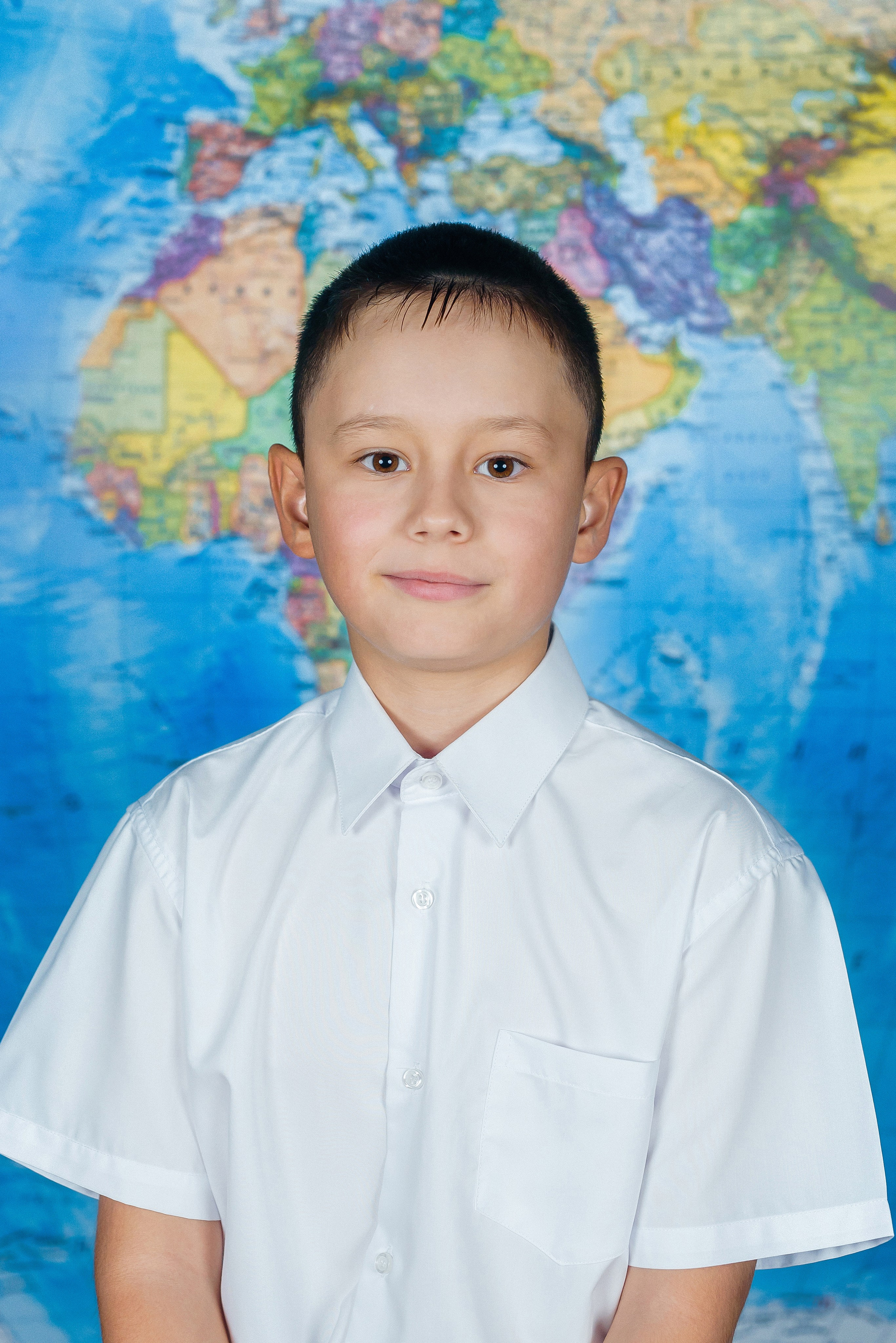 На фоне карты. Семейный фотограф в Барнауле