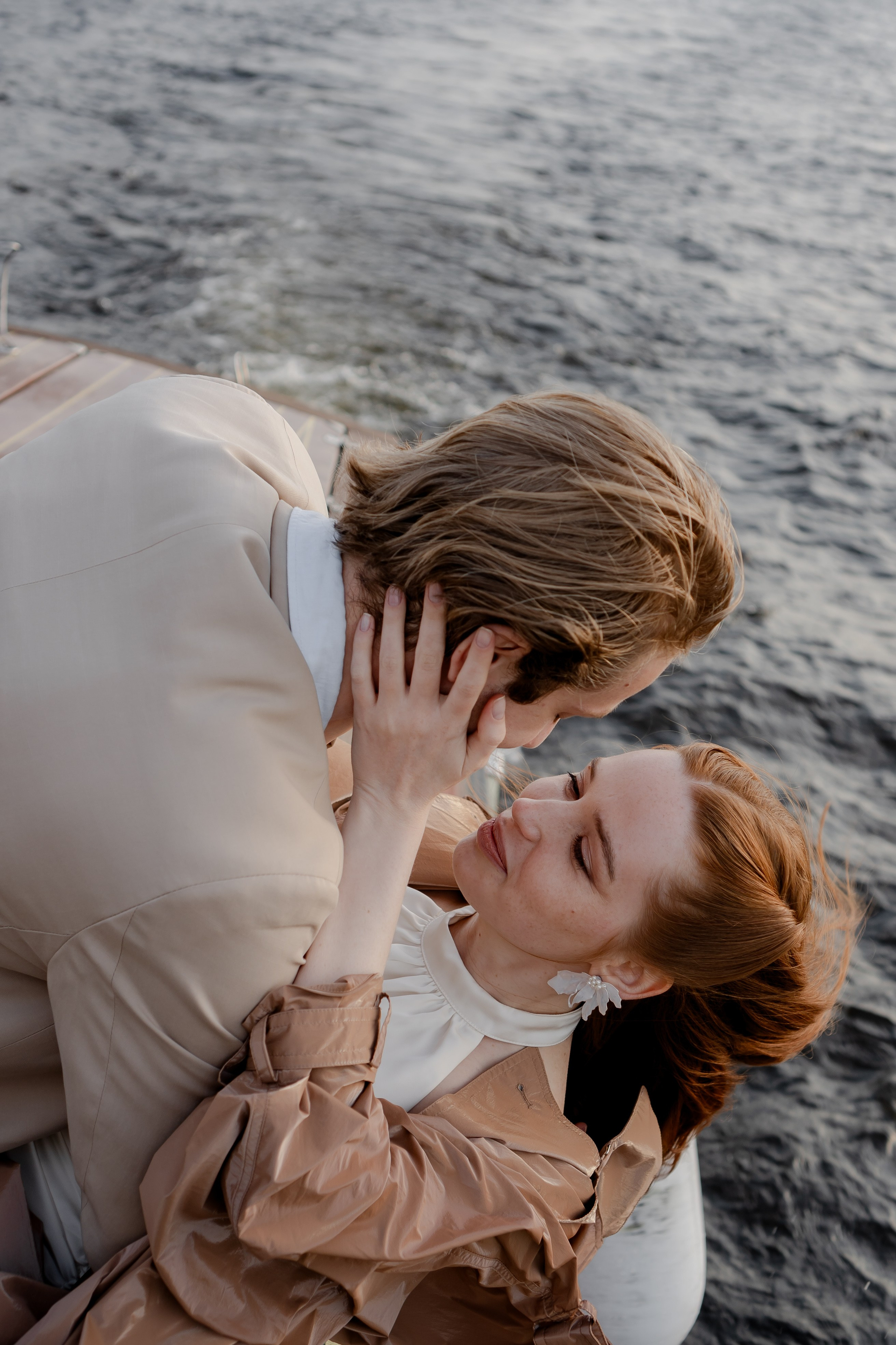 СВАДЕНБНАЯ СЬЕМКА НА КАТЕРЕ ПО КАНАЛАМ САНКТ-ПЕТЕРБУРГА И В АКВАТОРИИ НЕВЫ. Профессиональный фотограф, Санкт-Петербург — Виктория Богомолова