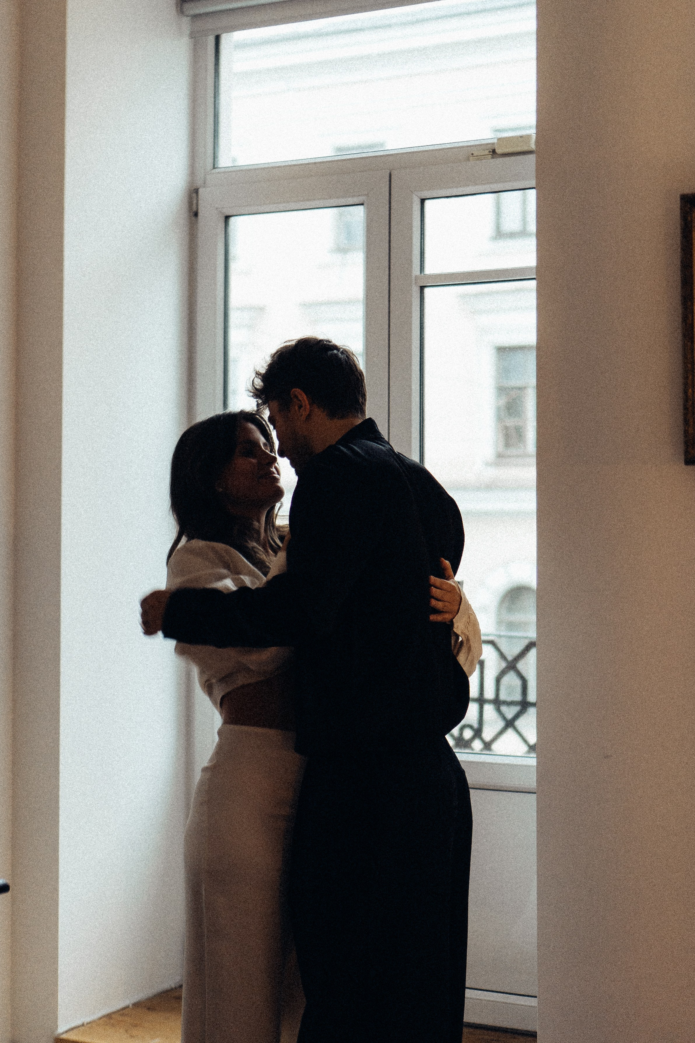 УТРО ЖЕНИХА И НЕВЕСТЫ В ПИТЕРСКОЙ КВАРТИРЕ И СЬЕМКА С СВАДЕБНЫХ ОБРАЗАХ. Профессиональный фотограф, Санкт-Петербург — Виктория Богомолова