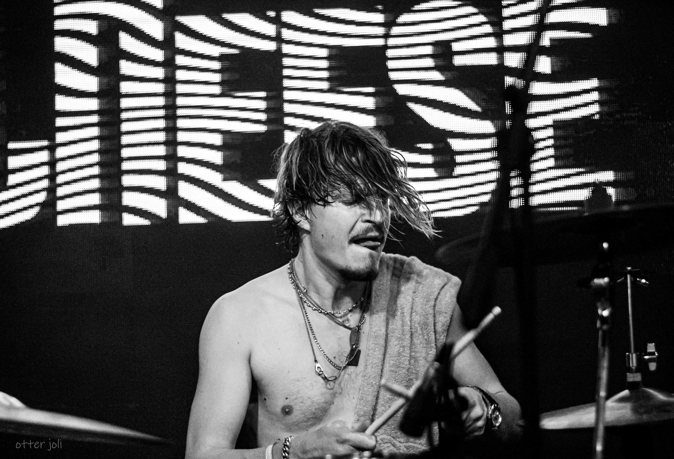 Сергей Горошко и Chili Cheese | 16 Тонн. Концертный репортёр Валерия Сафина