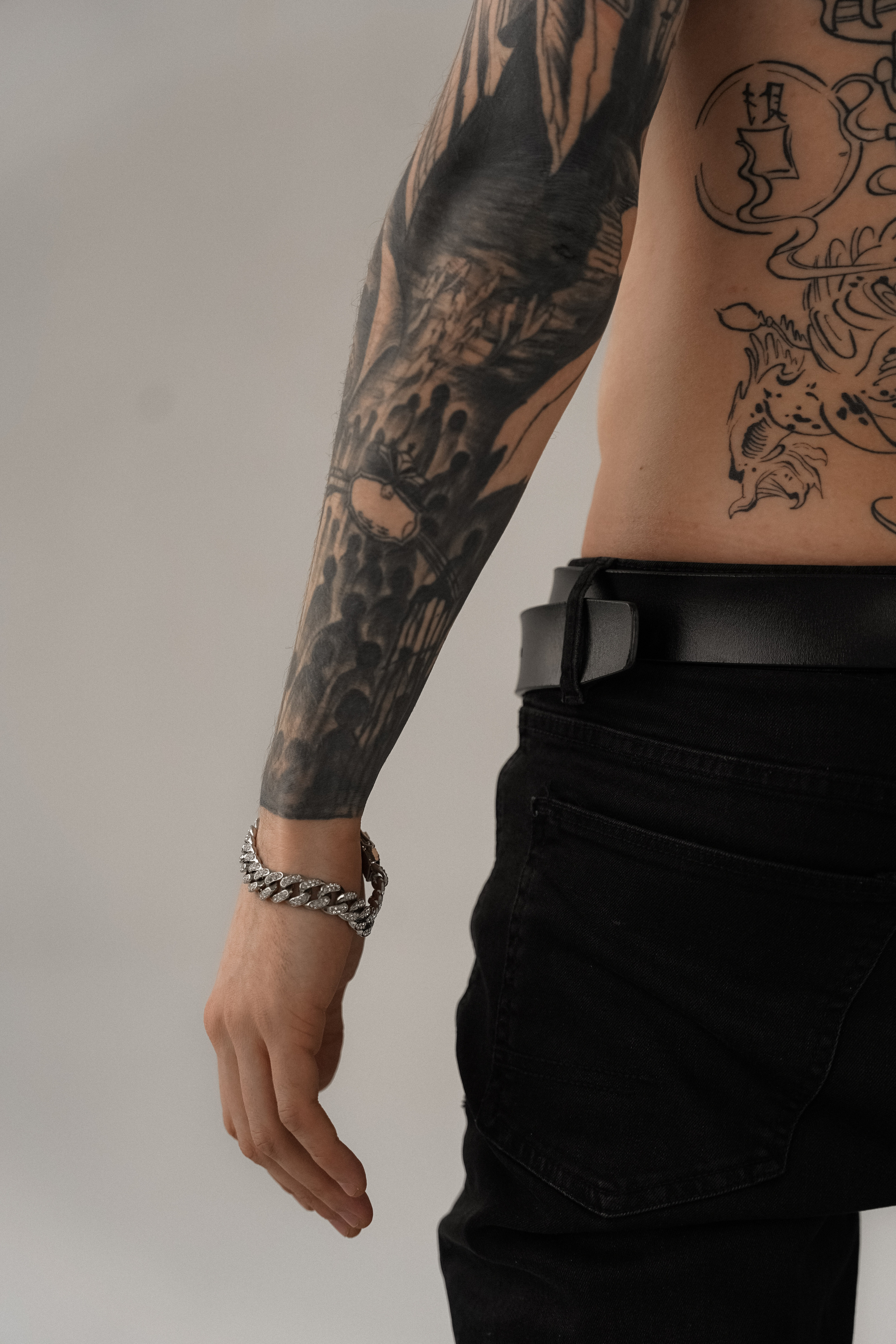 Тату-салон. VISUAL ARTIST · KRONGAUZ ANASTASIA