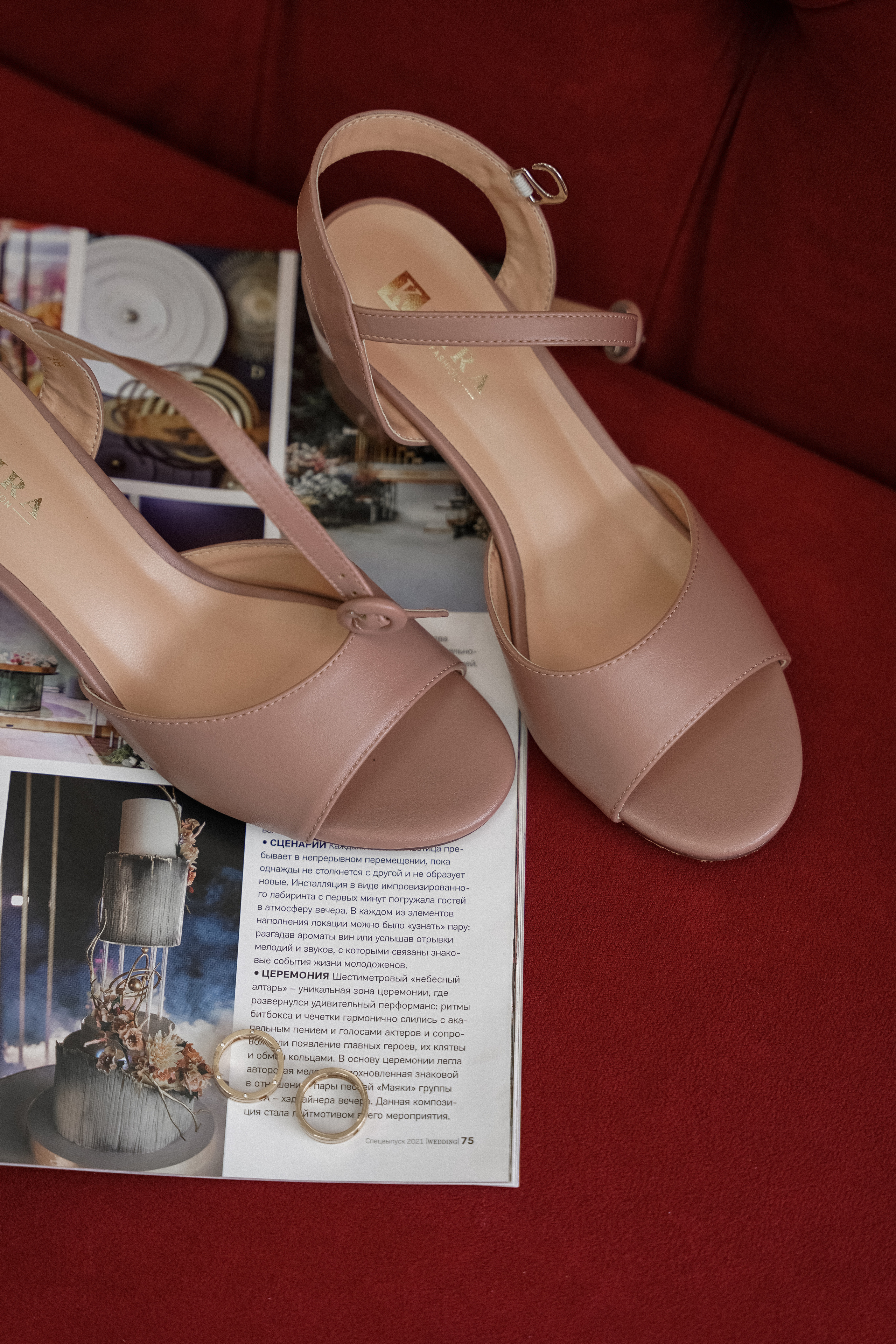 Дело было в полдень. VISUAL ARTIST · KRONGAUZ ANASTASIA