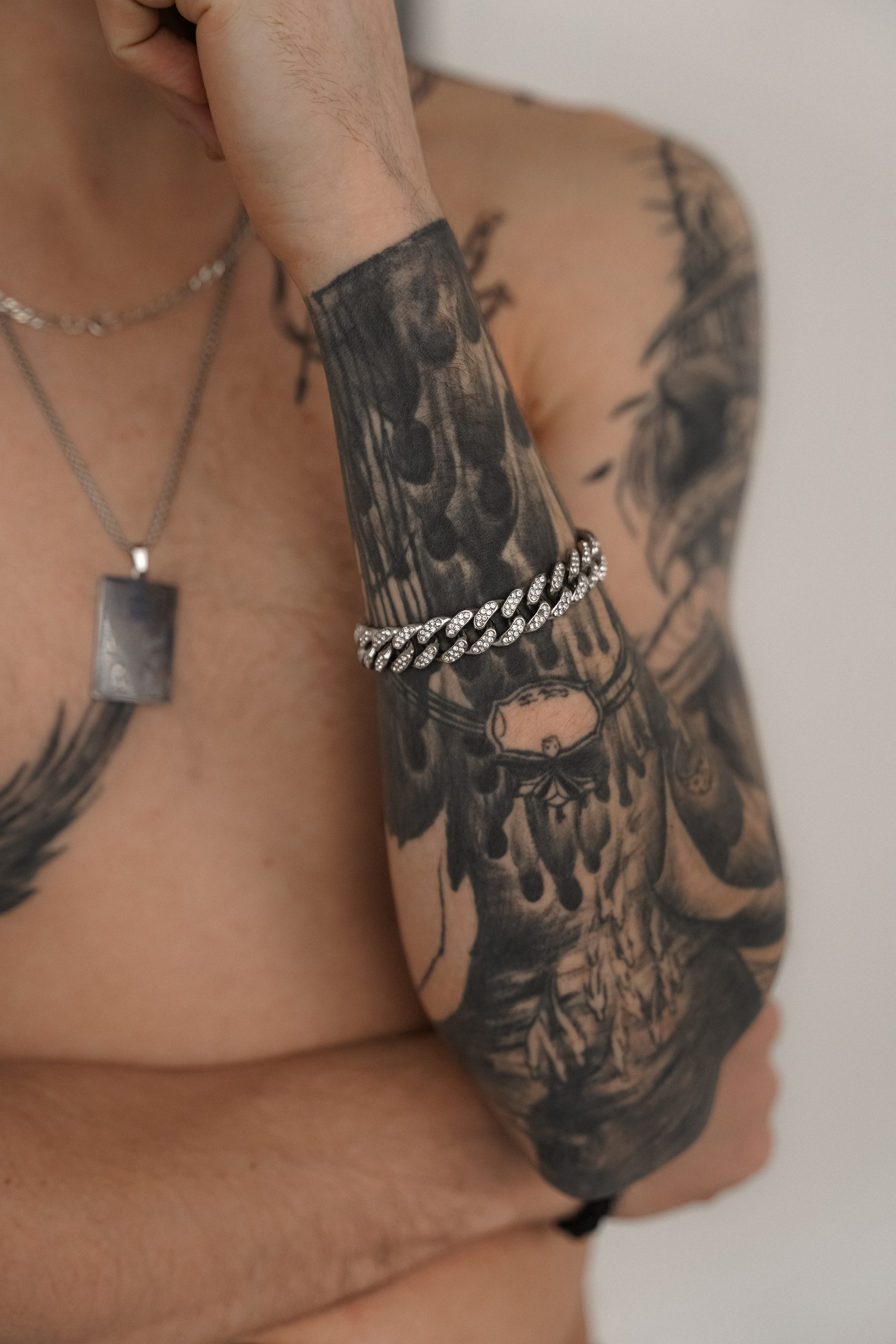 Тату-салон. VISUAL ARTIST · KRONGAUZ ANASTASIA