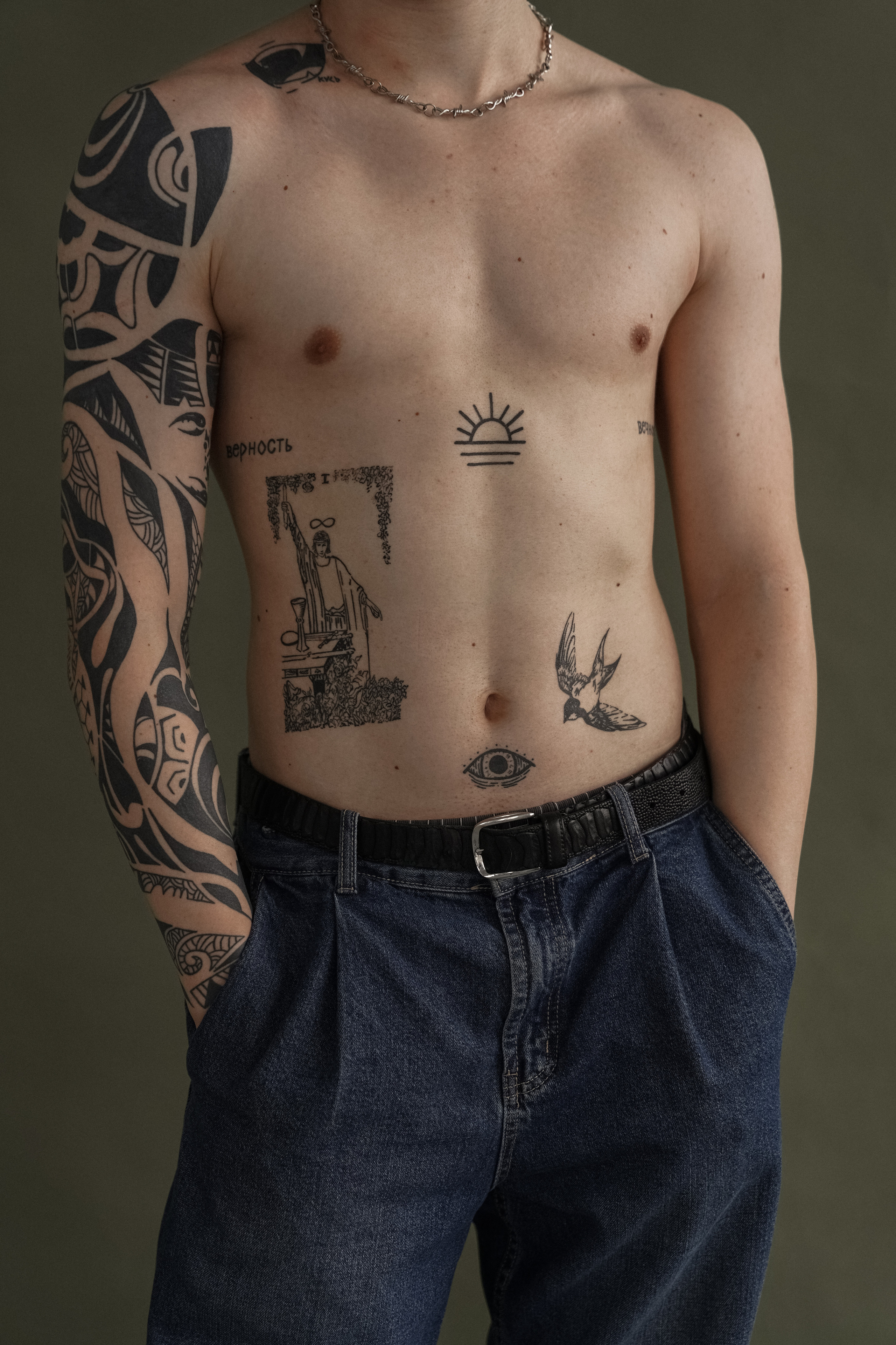 Тату-салон. VISUAL ARTIST · KRONGAUZ ANASTASIA