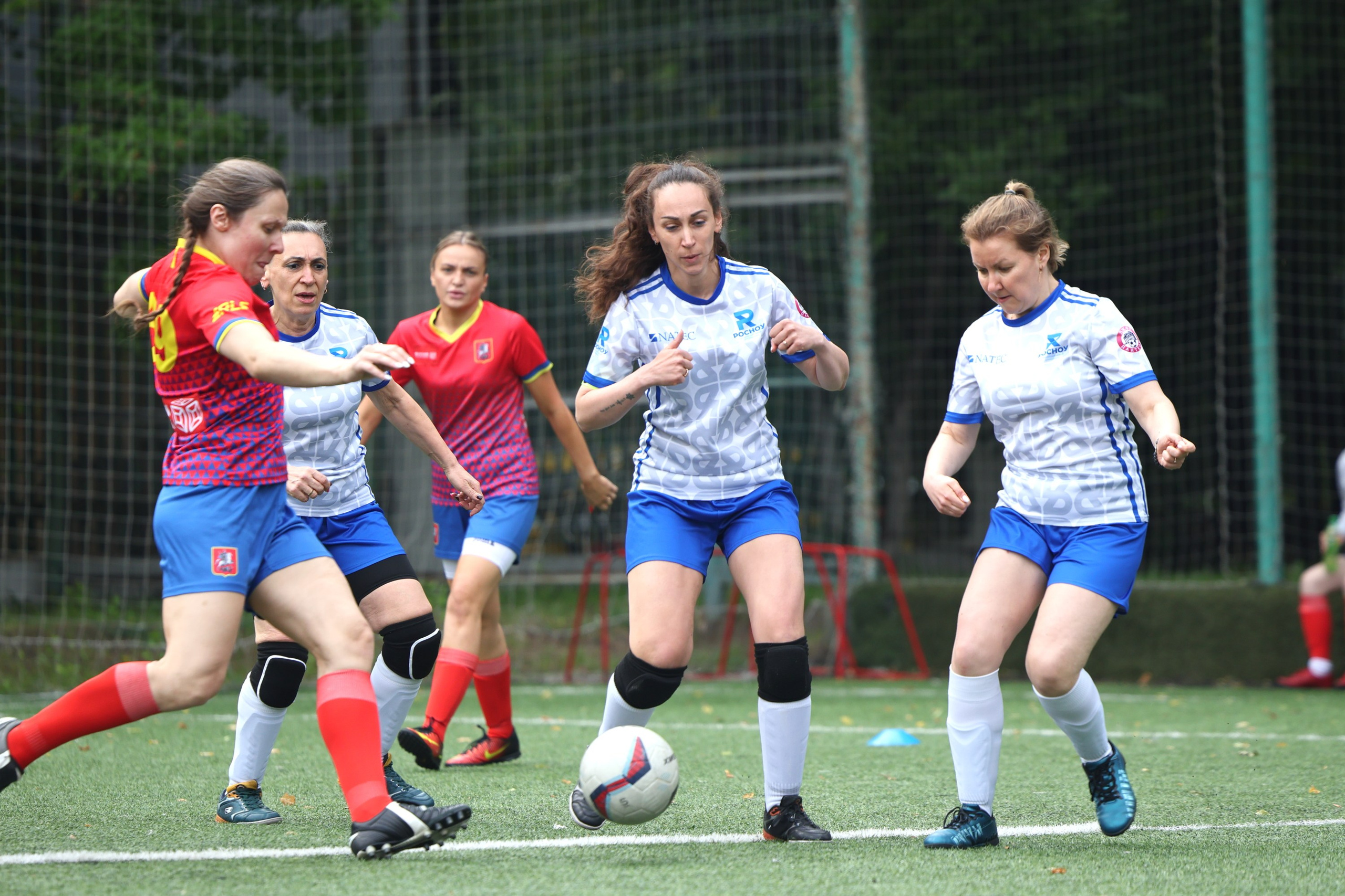 Футбол. Женская лига. Спортивный и репортажный фотограф Ермакова Светлана