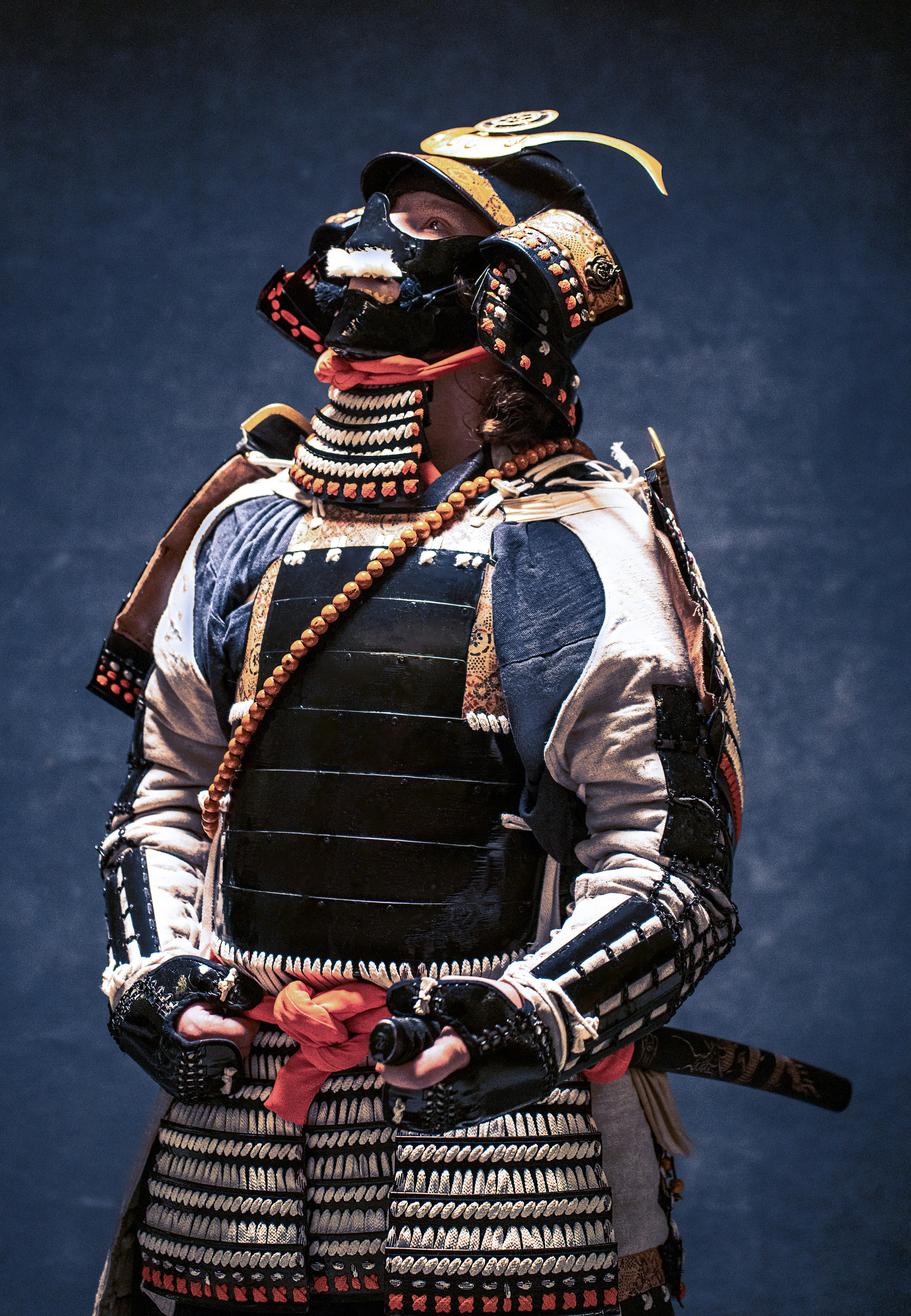 Я  фотограф. Работаю в городе Москва,