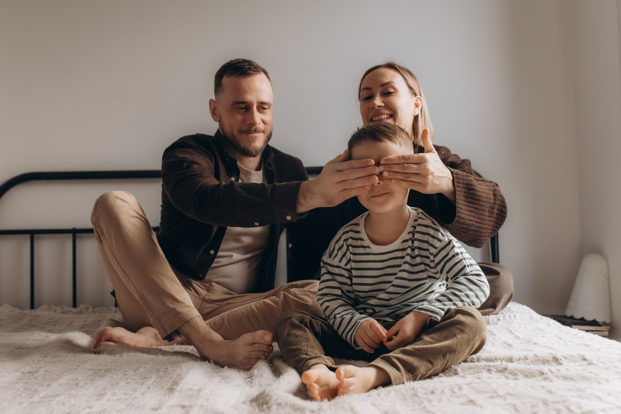 Séance famille à domicile. Photographe des familles et enfants à Nantes et alentours