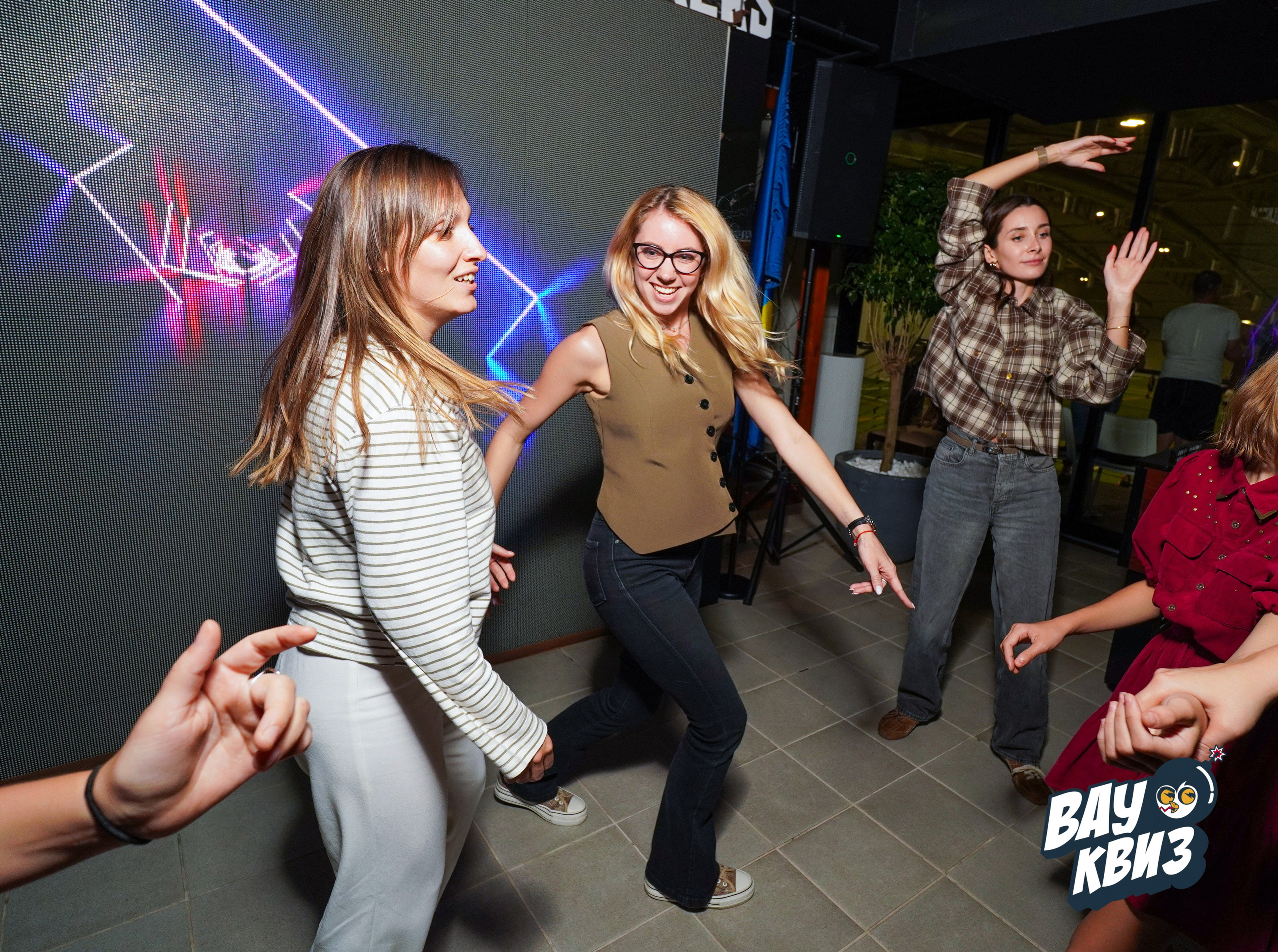 WOW QUIZ DUBAI. Фото | Видео Контент Мишель Ватаманюк