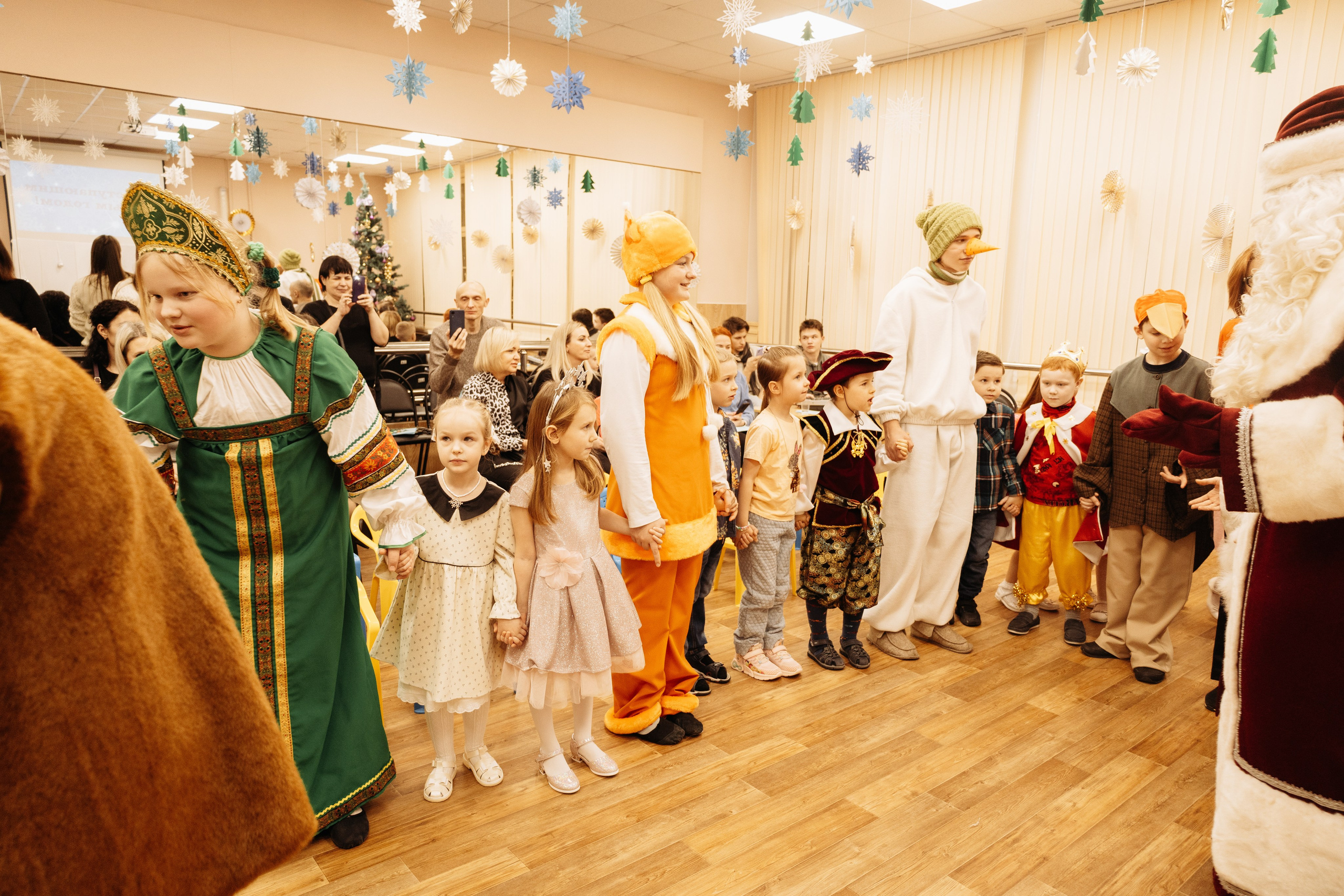 Новогодние Елки 2024 в ДЦ «Феникс». Семейный фотограф в Рязани и Рязанской области