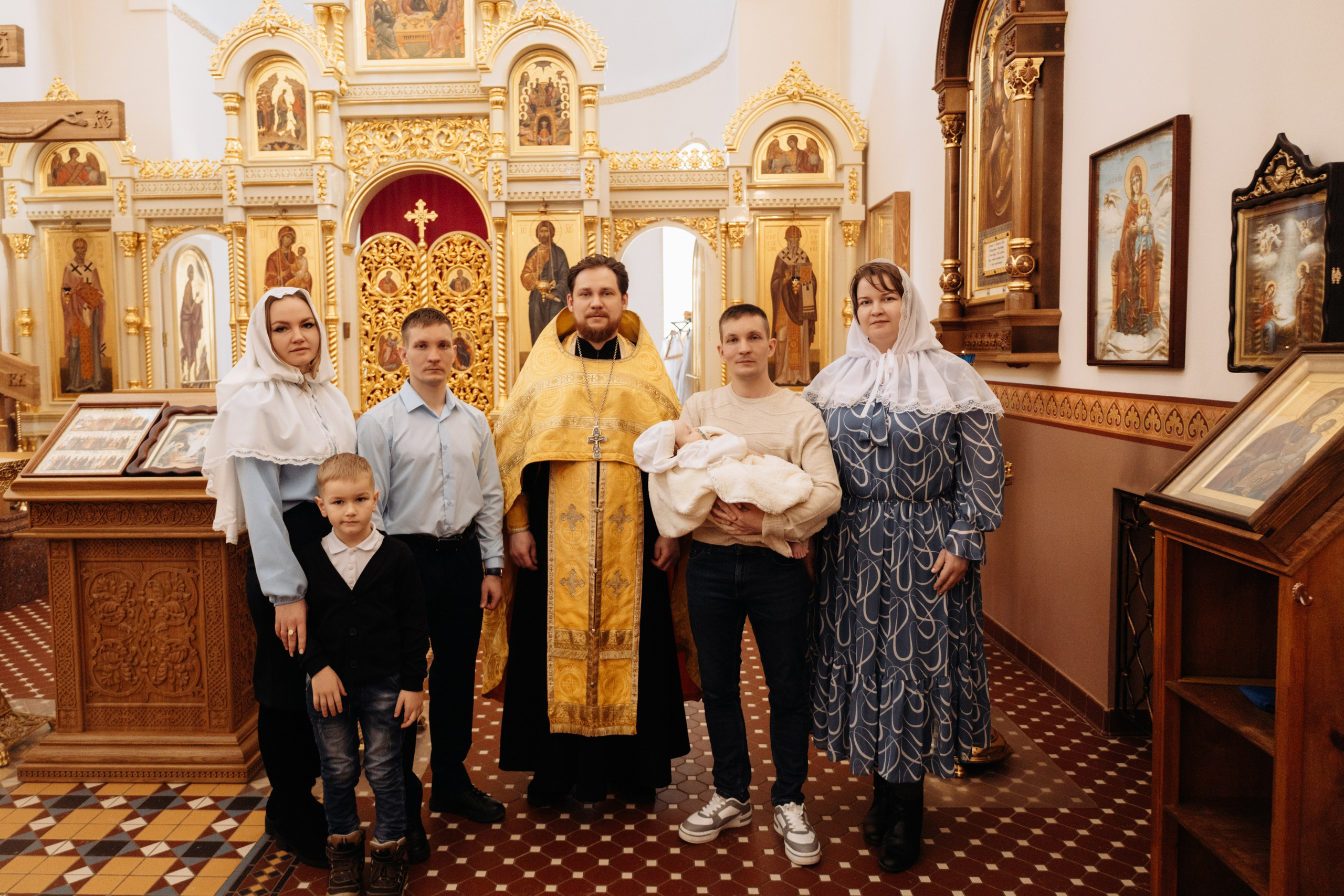 Таинство Крещения в Храме иконы Божией Матери Скоропослушницы. Семейный фотограф в Рязани и Рязанской области