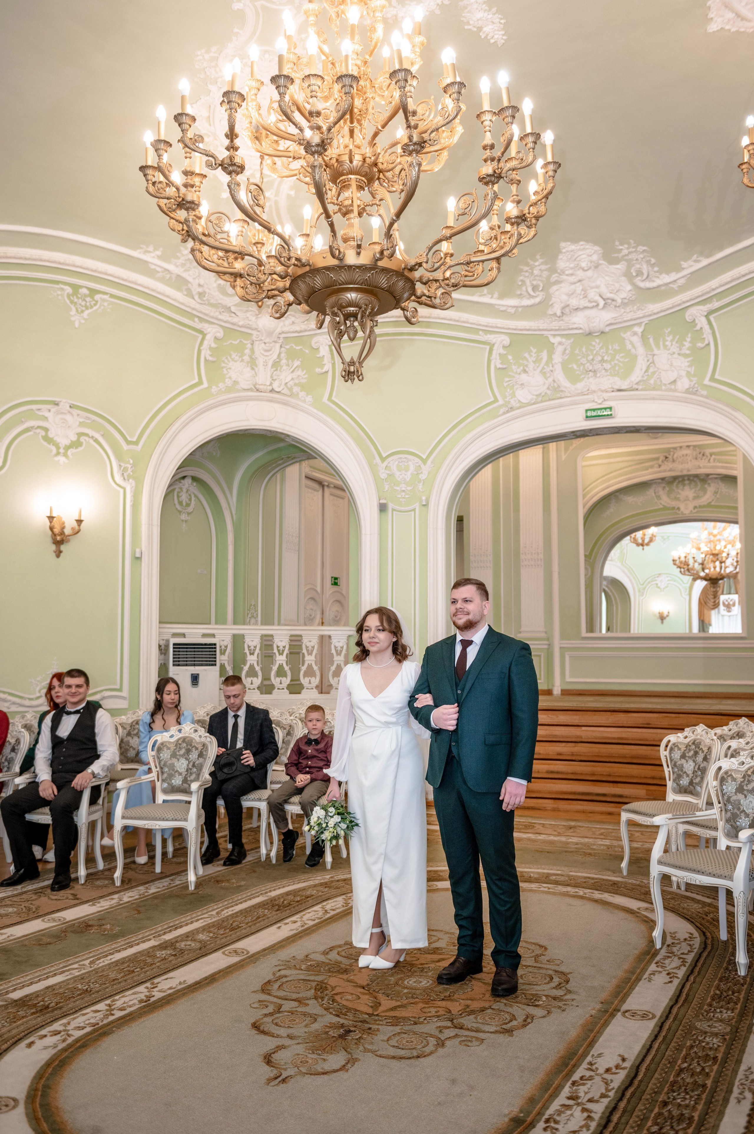 Ксения и Егор (фотосессия в ЗАГСе Петроградского района, Ботаническом саду с сакурой). Портретный, семейный и свадебный фотограф в Санкт-Петербурге и в Пушкине Ширяев Денис