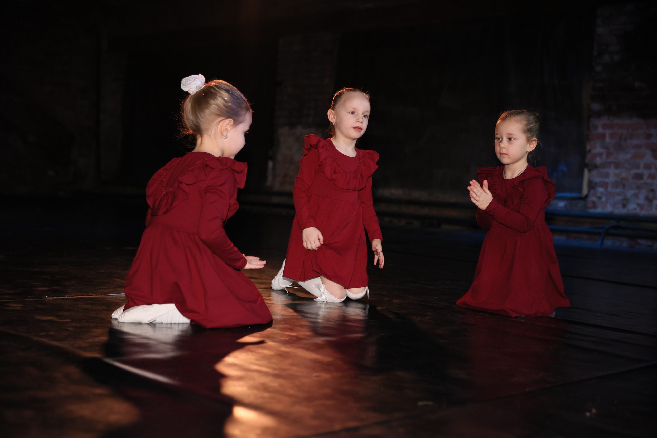 Новогодние танцы. Главная