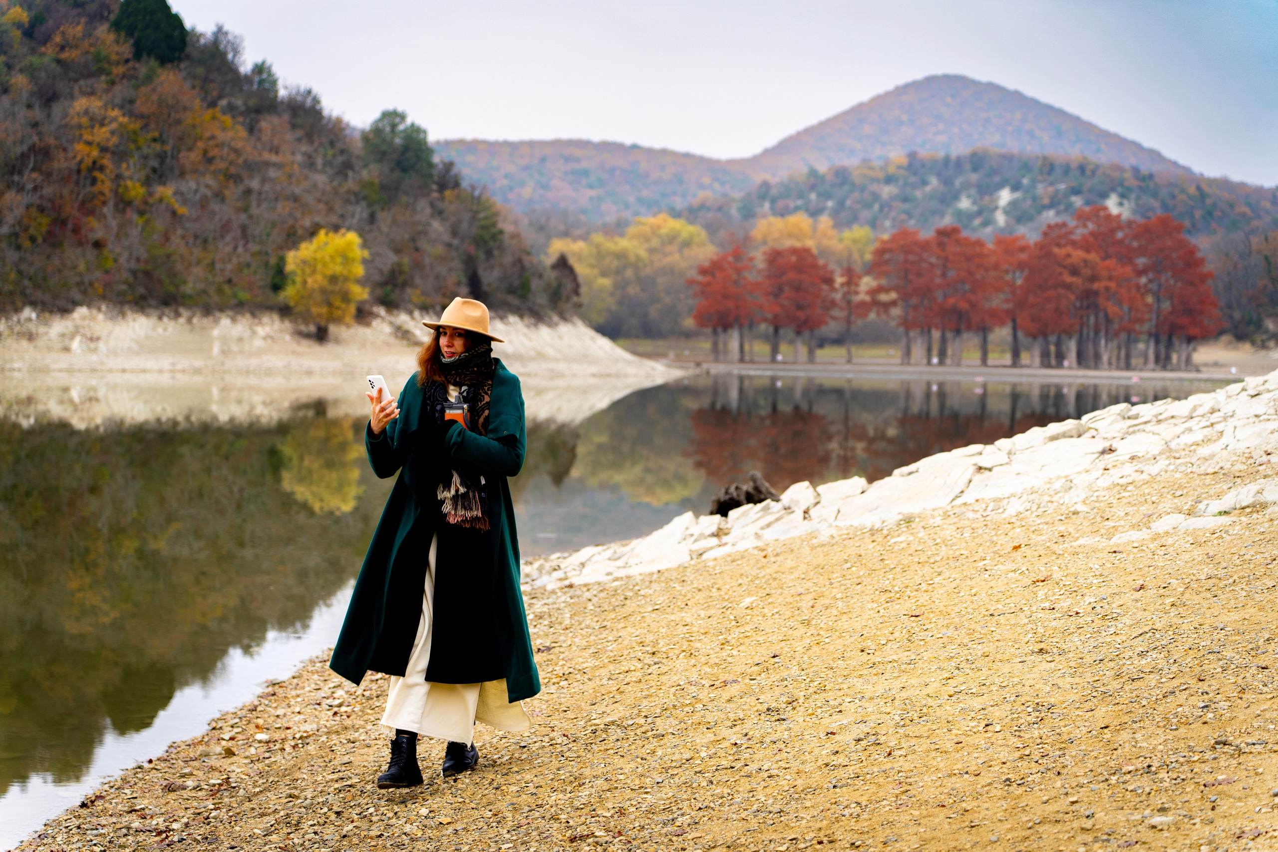 Осенняя фотосессия в Анапе — яркие кипарисы. Семейный и детский фотограф Екатерина Черняева. Снимаю портреты, love story, фотопрогулки, работаю на улице, в кафе, студии, дома у клиента