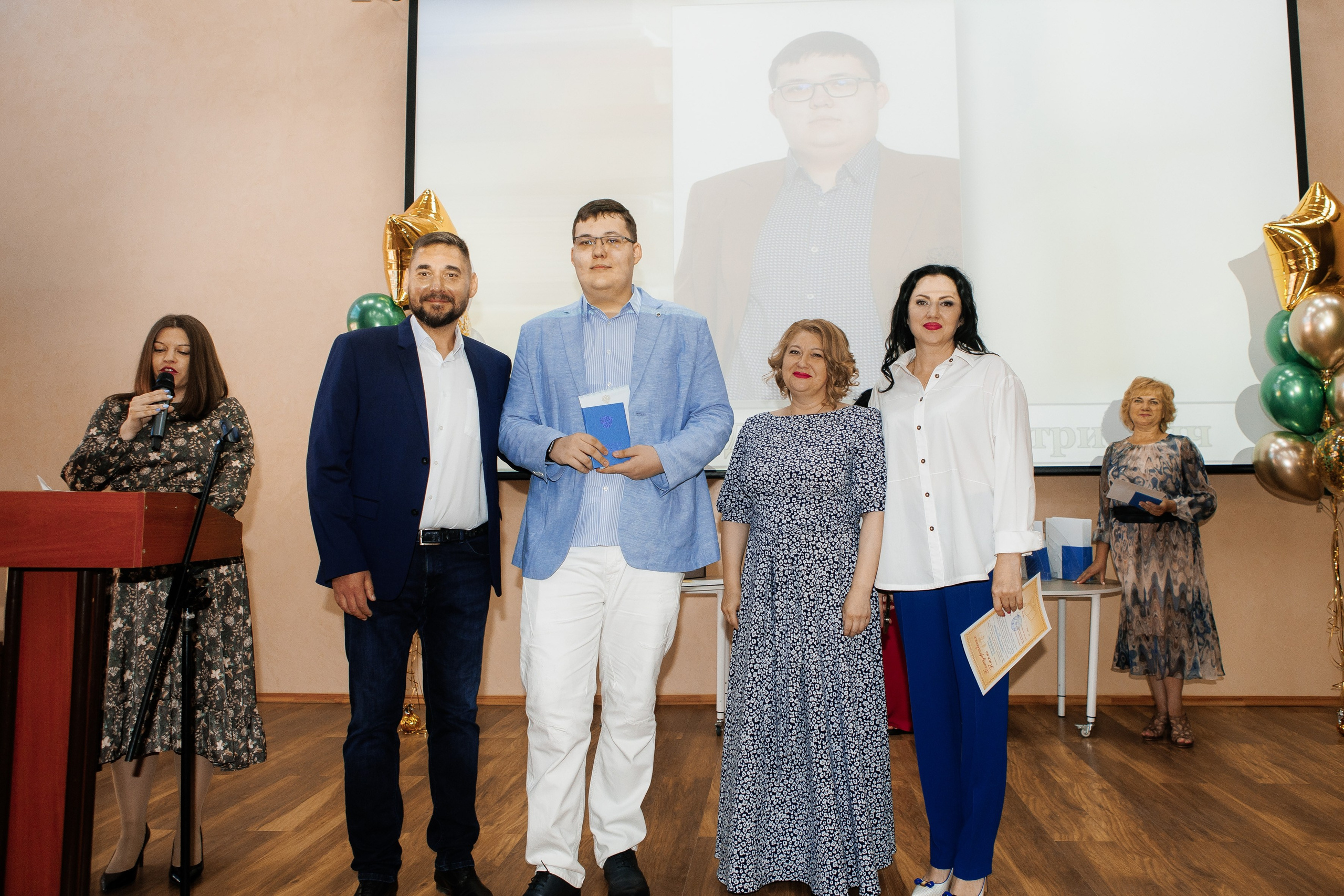 Выпускной Гимназия 12 2024 г. Свадебный и портретный Фотограф в Липецке Дмитрий Котюков