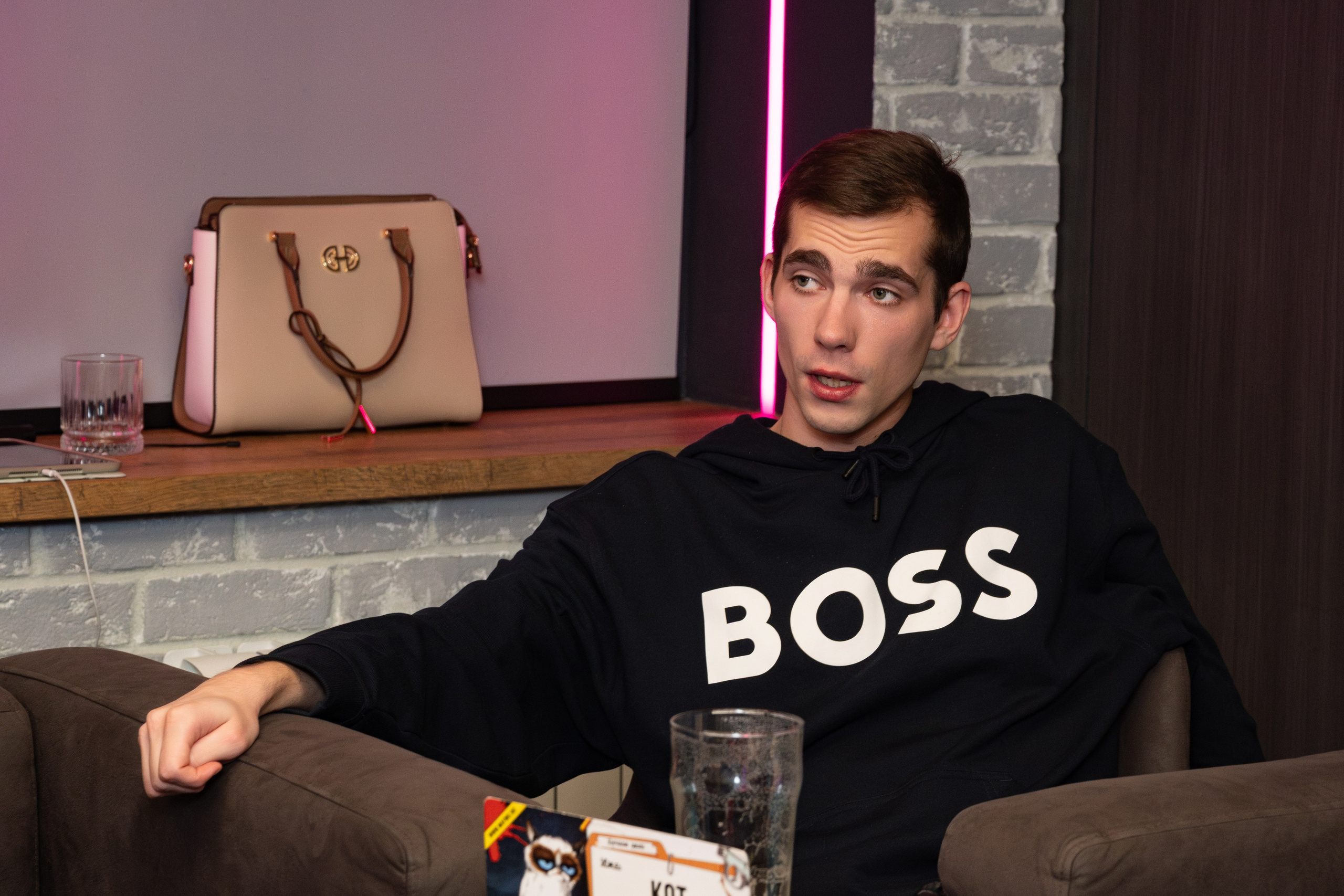 Репортаж на турнире по игре Мафия в «Мятном еноте». Фотограф мероприятий в Москве