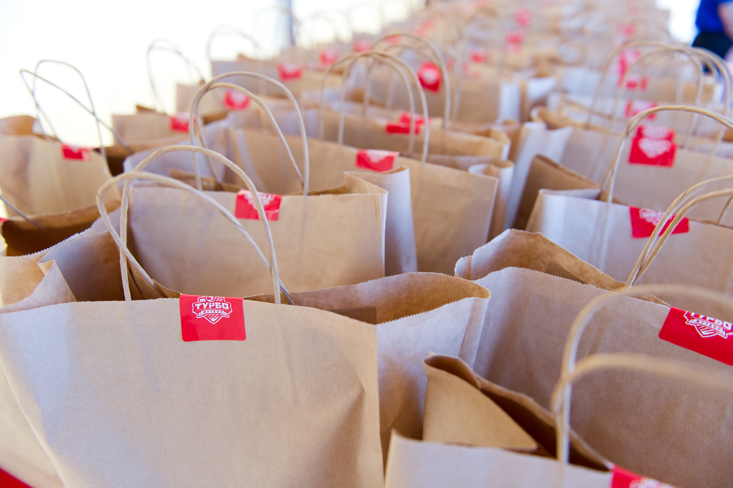 Турбофутбол (корпоративное соревнование «Пятерочки»). Репортажный фотограф и видеограф Слава Думчев. Тимбилдинги, отчетники, корпоративы