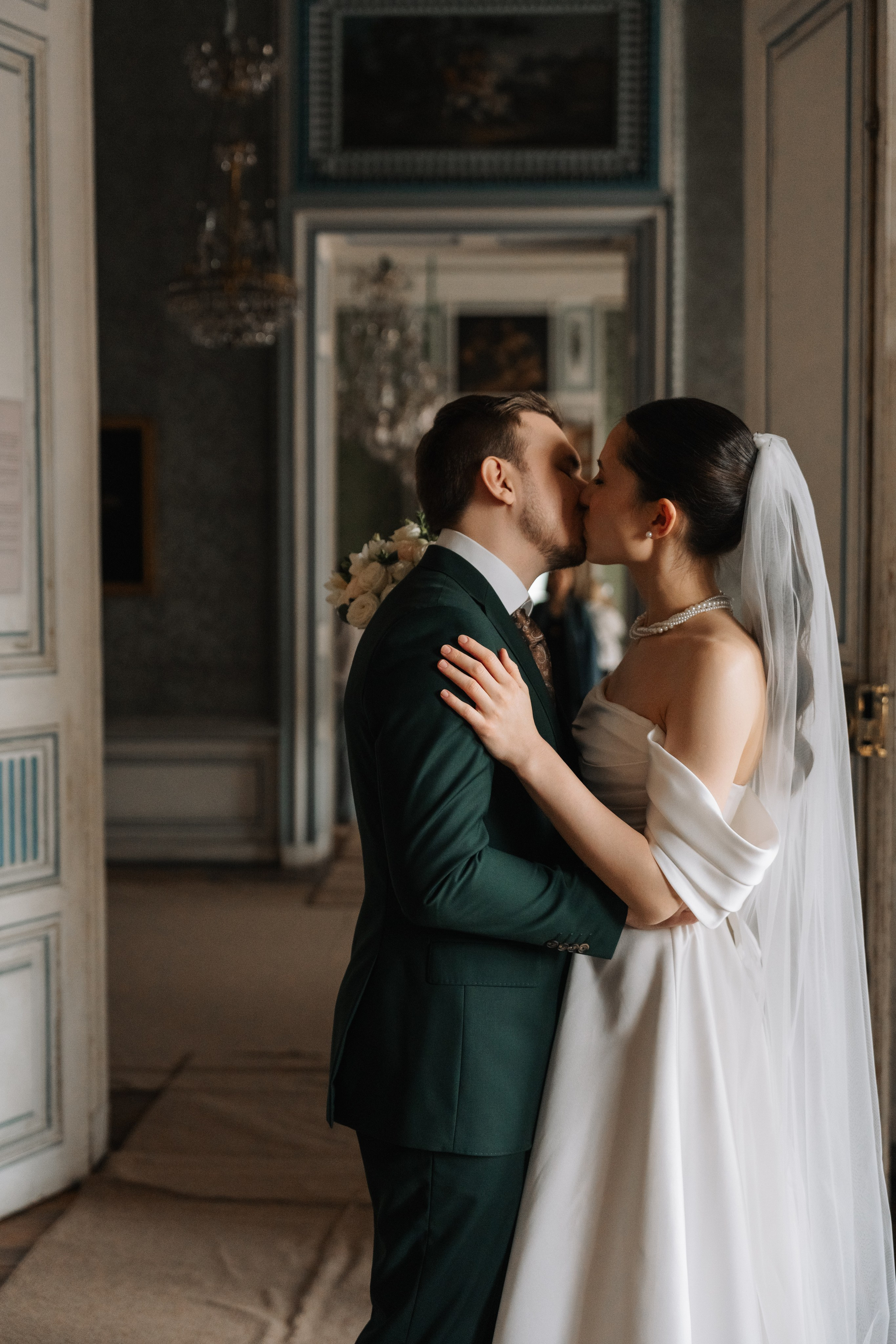 Влад и Илина в Кусково. Свадебный фотограф в Москве Анна Полушина