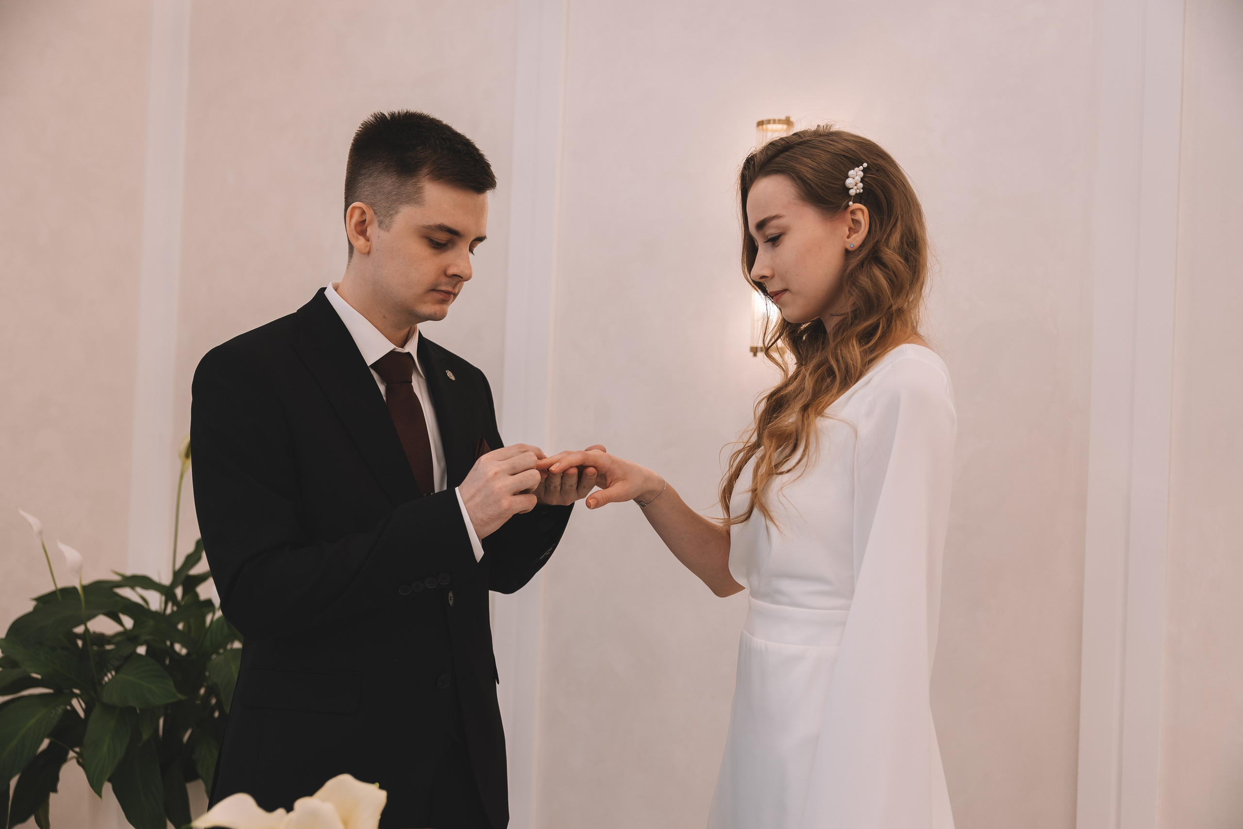 Свадебная фотосессия в Усадьбе Остафьево. Свадебный фотограф в Москве — Оскар Гелманов