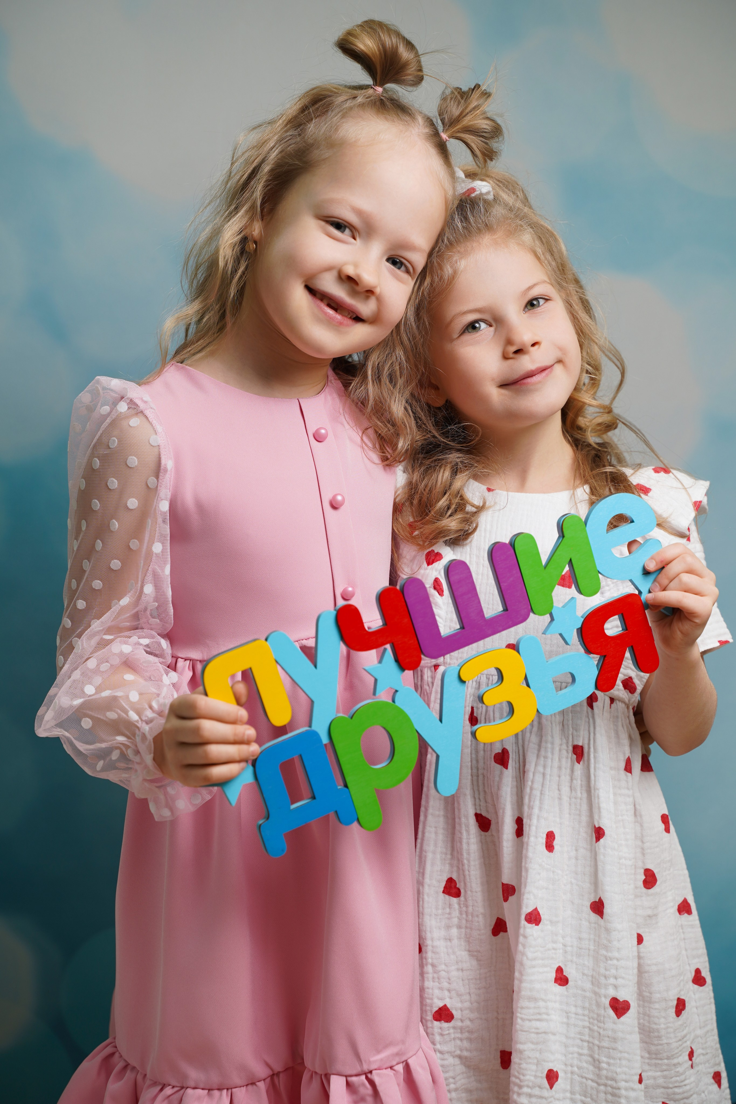 Выпускные альбомы для детских садов в Красноярске от AlbomKras 🎀🍀. AlbomKras -выпускные альбомы Красноярска с авторским дизайном и качественной фотосъемкой! ⭐⭐⭐⭐⭐ 5.0