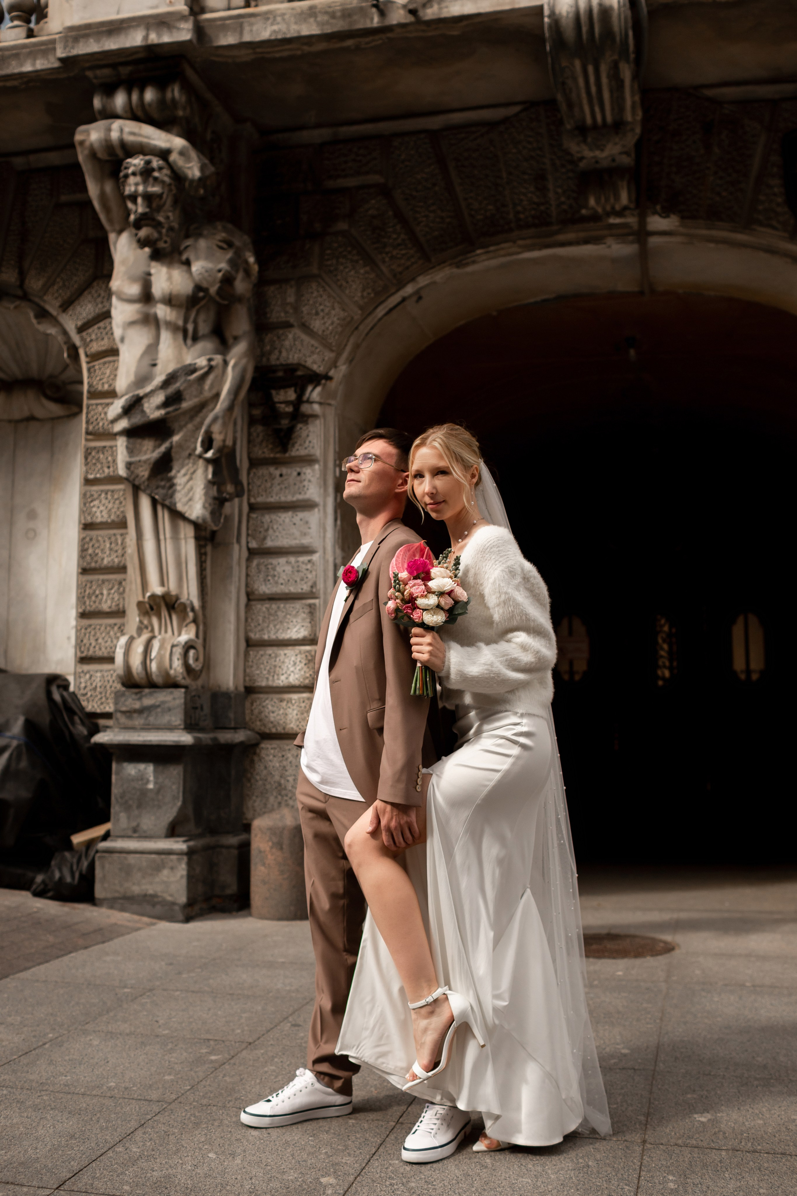 Свадебная фотосессия во дворцах Петербурга. Свадебный фотограф Кирилл Белый
