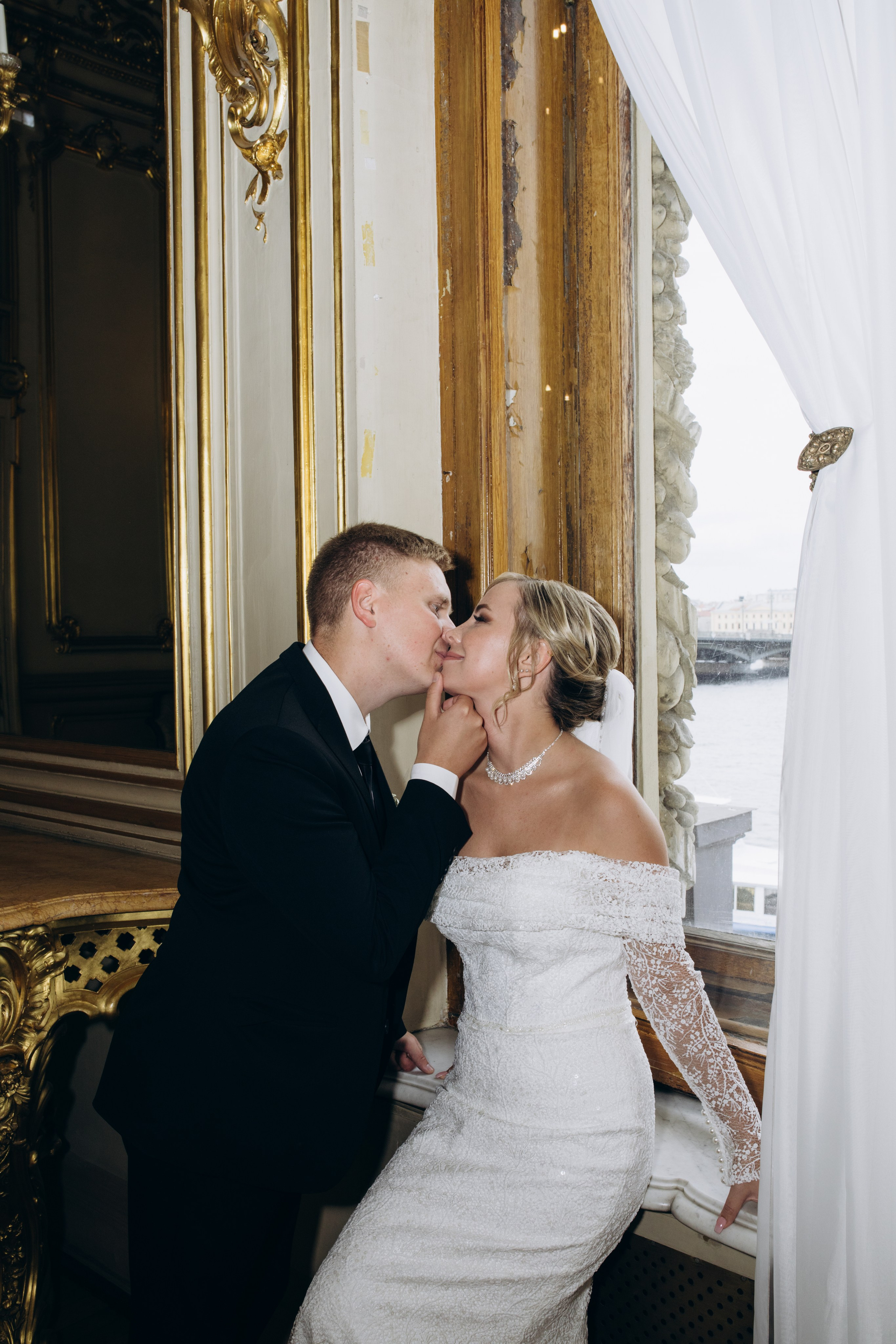 Свадебная регистрация в Загсе на Английской Набережной в Санкт-Петербурге. Фотограф в Санкт-Петербурге Разиля Идиятуллина