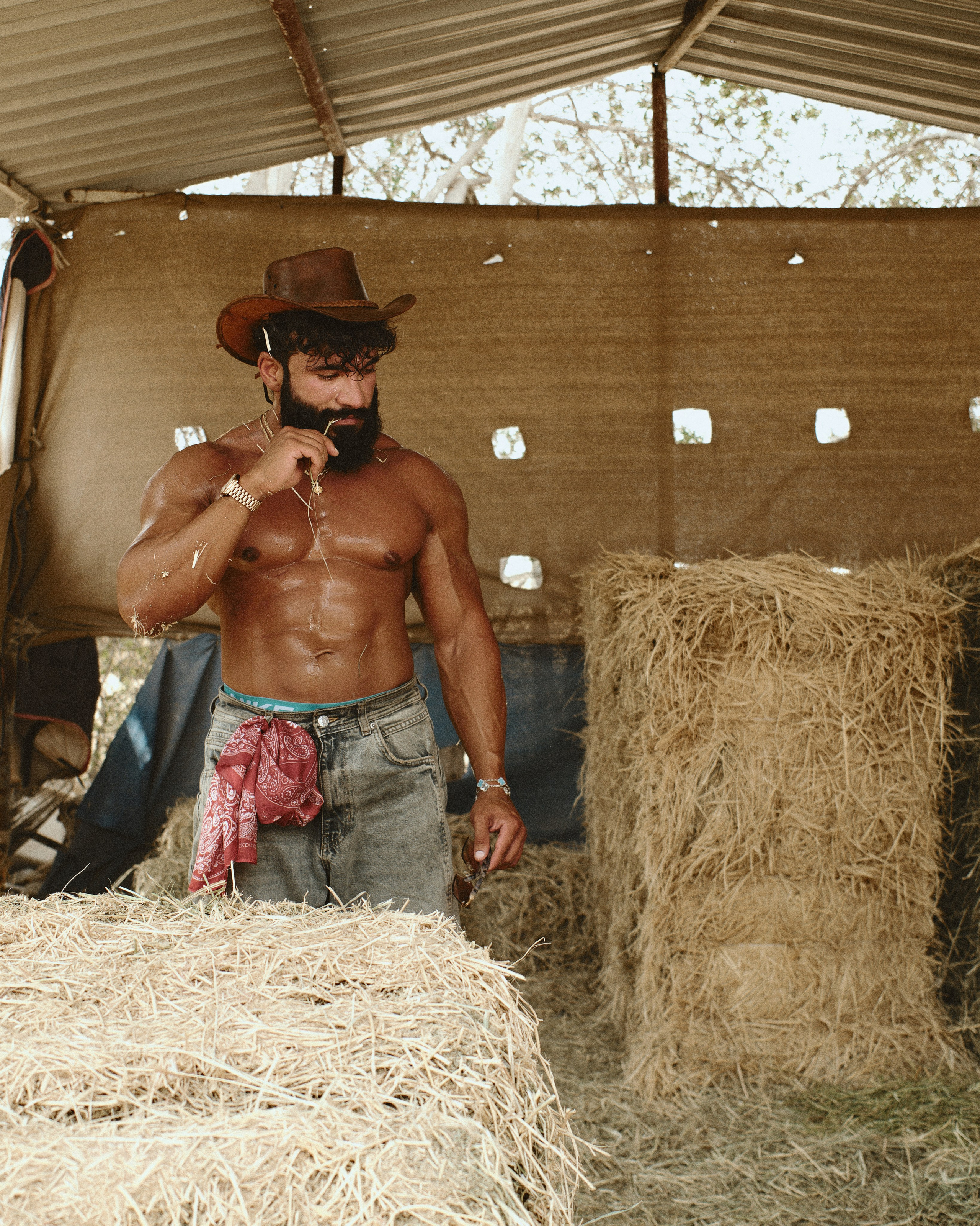 Ahmed. NOIZOMAX Художественный фотограф в Дубай